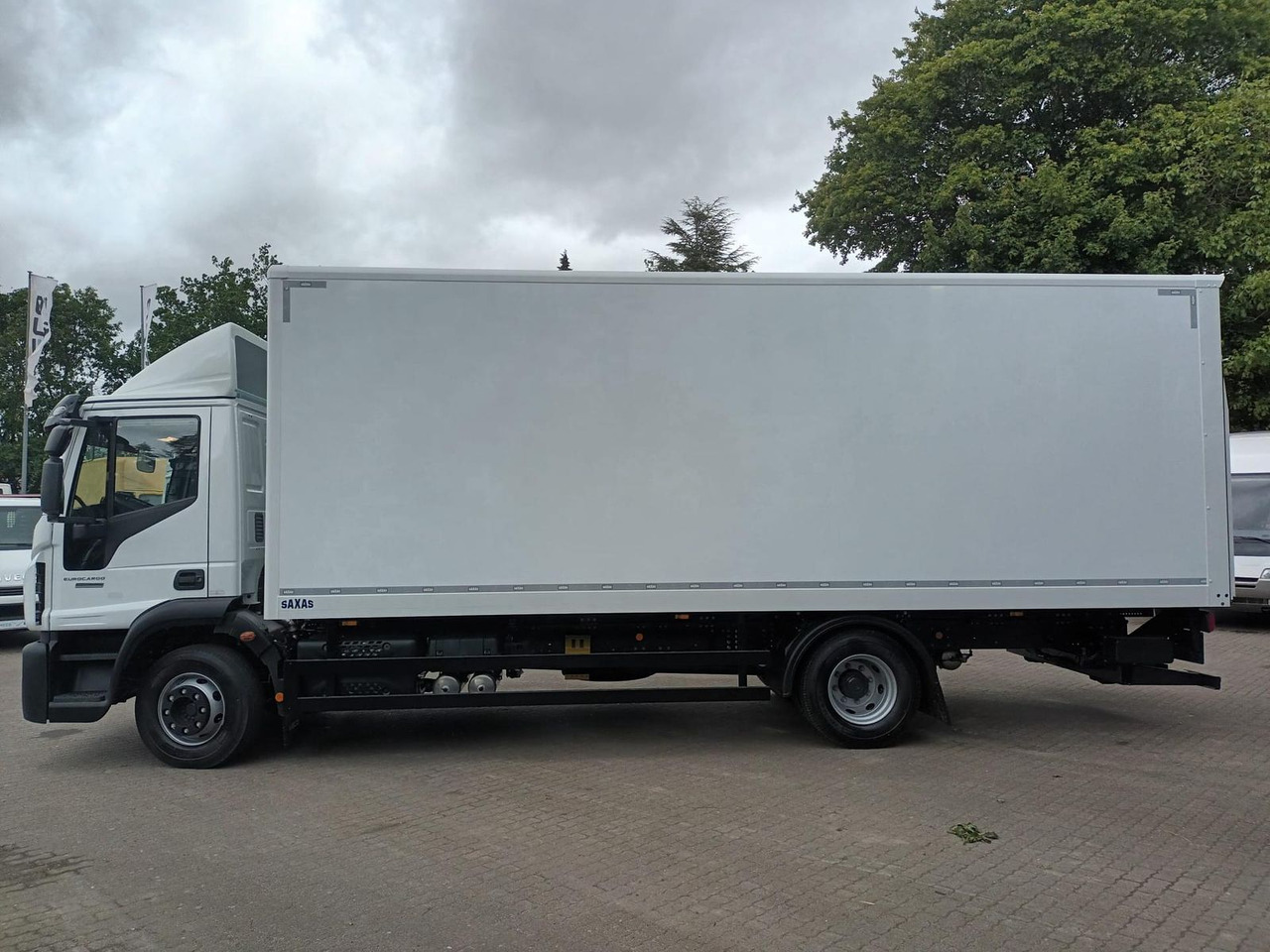 Iveco ML120E25/P KOFFER LBW 1,5t SAXAS AHK 185 kW (... - Tent veoauto: pilt 2 Iveco ML120E25/P KOFFER LBW 1,5t SAXAS AHK 185 kW (... - Tent veoauto: pilt 2