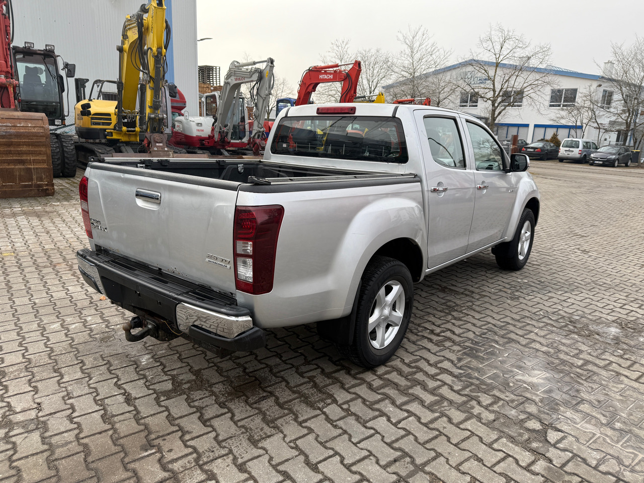 Isuzu DMAX 2,5 Pickup Automatik - Pikap: pilt 4 Isuzu DMAX 2,5 Pickup Automatik - Pikap: pilt 4