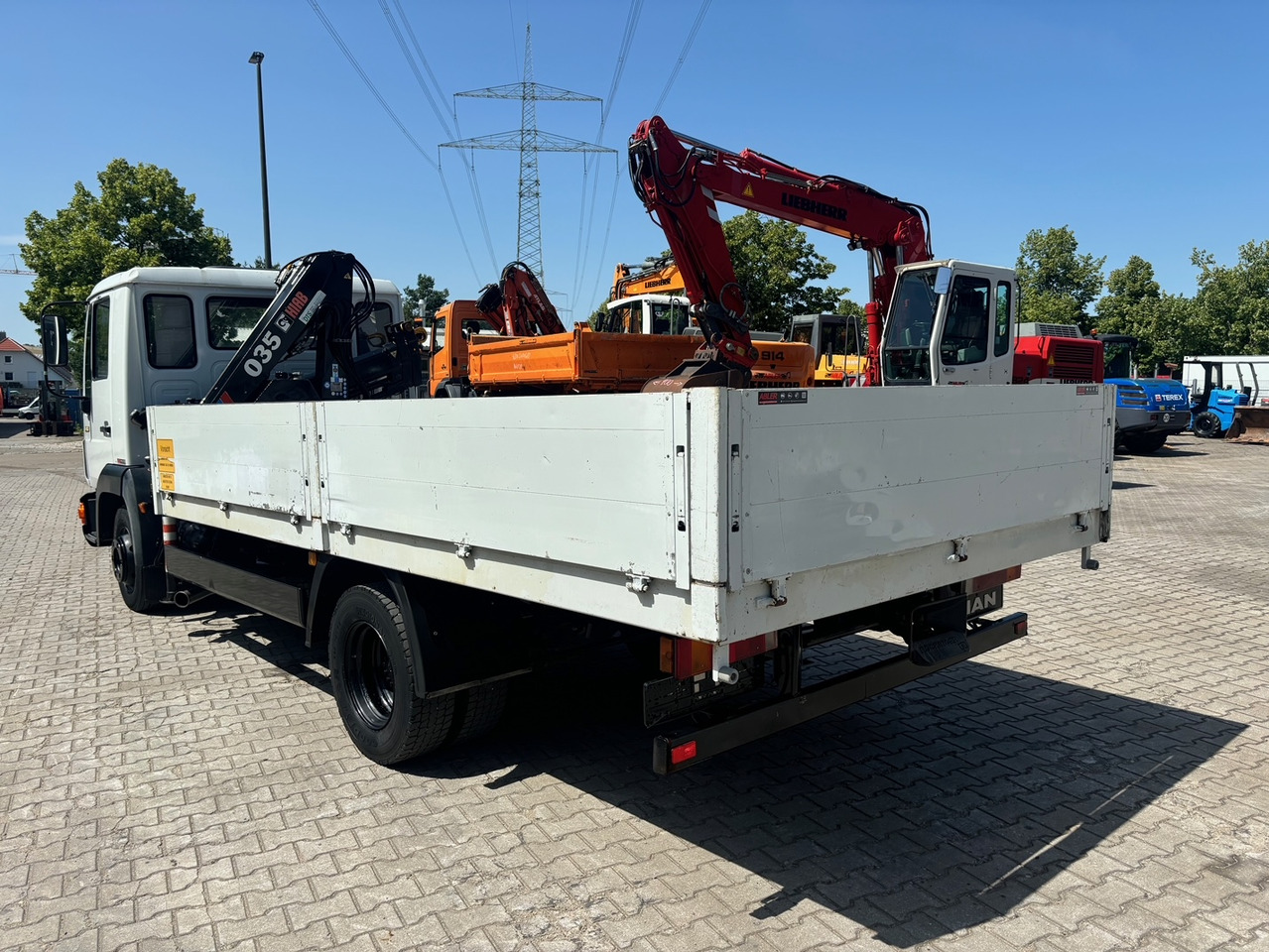 MAN 8.163 L2000 Pritsche+Kran Hiab 035 - Madelveok/ Platvormveok, Kraanaga veoauto: pilt 4 MAN 8.163 L2000 Pritsche+Kran Hiab 035 - Madelveok/ Platvormveok, Kraanaga veoauto: pilt 4