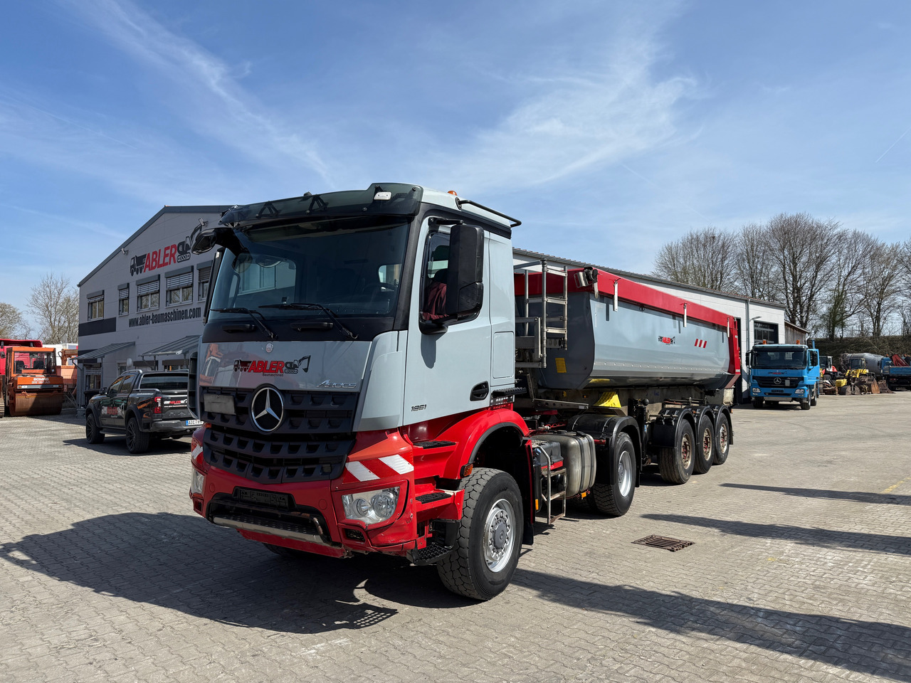 Mercedes-Benz 1851 Arocs ECHTER 4x4 mit Schmitz Kippauflieger - Kallurauto: pilt 2 Mercedes-Benz 1851 Arocs ECHTER 4x4 mit Schmitz Kippauflieger - Kallurauto: pilt 2