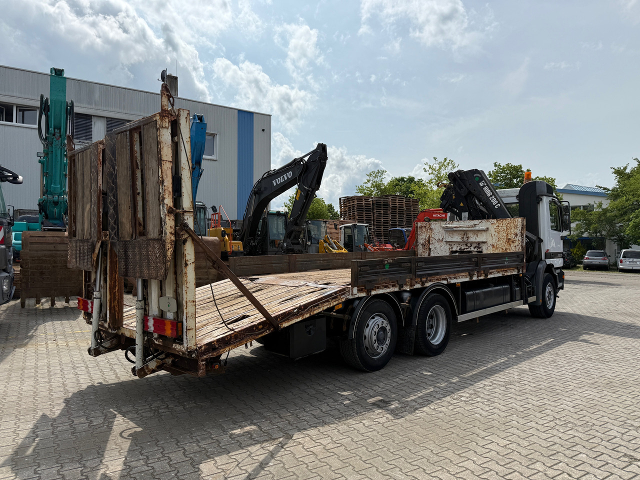 Mercedes-Benz 2535 Actros MP1 Baumaschinentransporter mit Kran und Rampen - Treilerveoauto, Kraanaga veoauto: pilt 4 Mercedes-Benz 2535 Actros MP1 Baumaschinentransporter mit Kran und Rampen - Treilerveoauto, Kraanaga veoauto: pilt 4