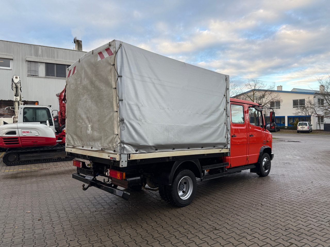 Mercedes-Benz 816 Vario Doka Pritsche Plane 2x AHK - Tent veoauto: pilt 4 Mercedes-Benz 816 Vario Doka Pritsche Plane 2x AHK - Tent veoauto: pilt 4
