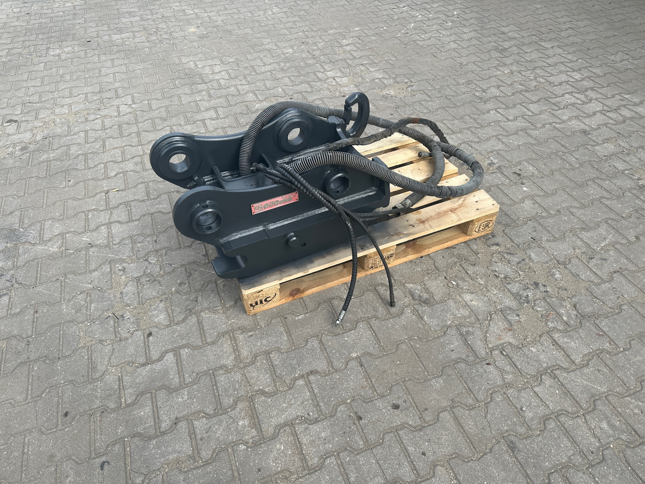 Oilquick OQ 70/55 vollhydraulischer Schnellwechsler - Kiirühendus: pilt 2 Oilquick OQ 70/55 vollhydraulischer Schnellwechsler - Kiirühendus: pilt 2