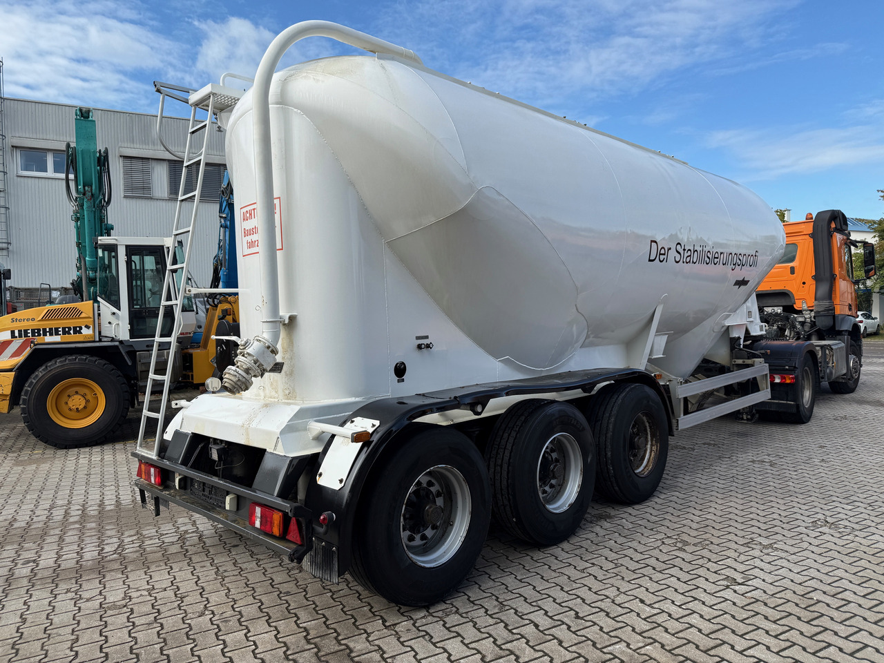 Spitzer SF24/34 3-Achs Siloauflieger - Silo poolhaagis: pilt 4 Spitzer SF24/34 3-Achs Siloauflieger - Silo poolhaagis: pilt 4