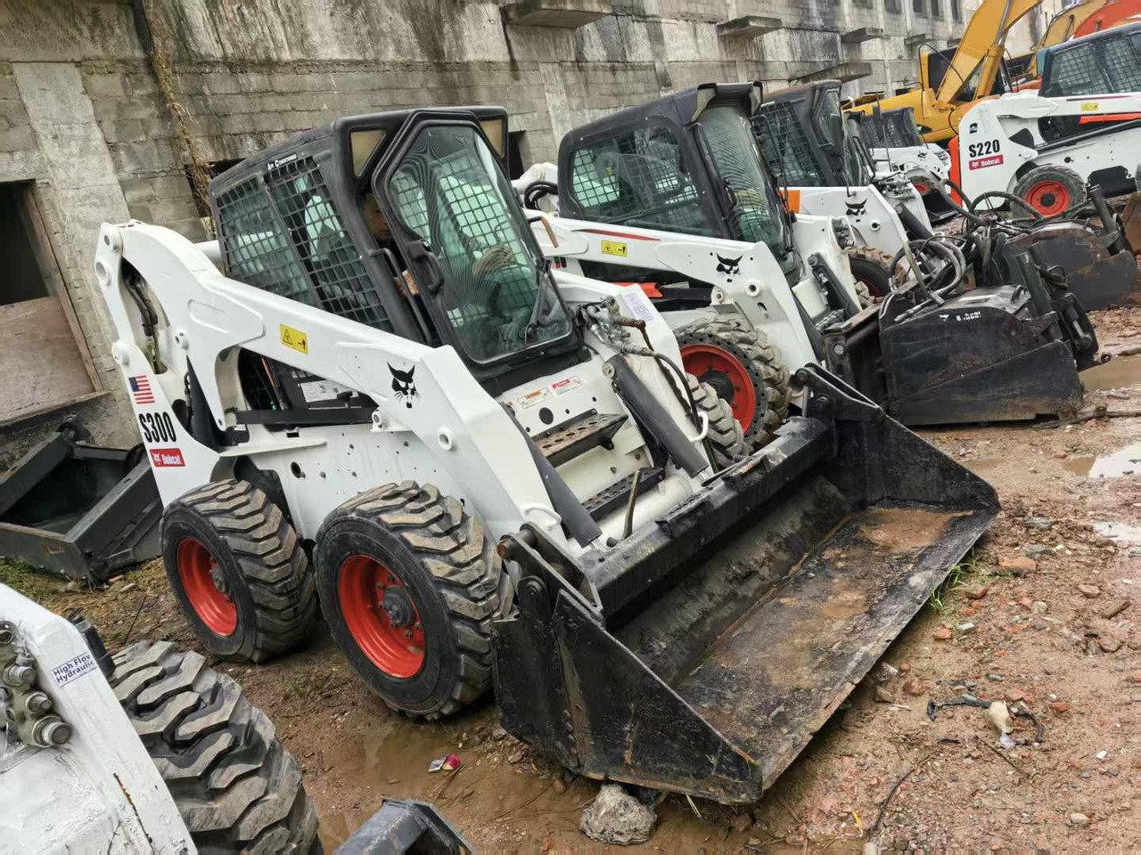Bobcat S300 - Kompaktlaadur: pilt 4 Bobcat S300 - Kompaktlaadur: pilt 4