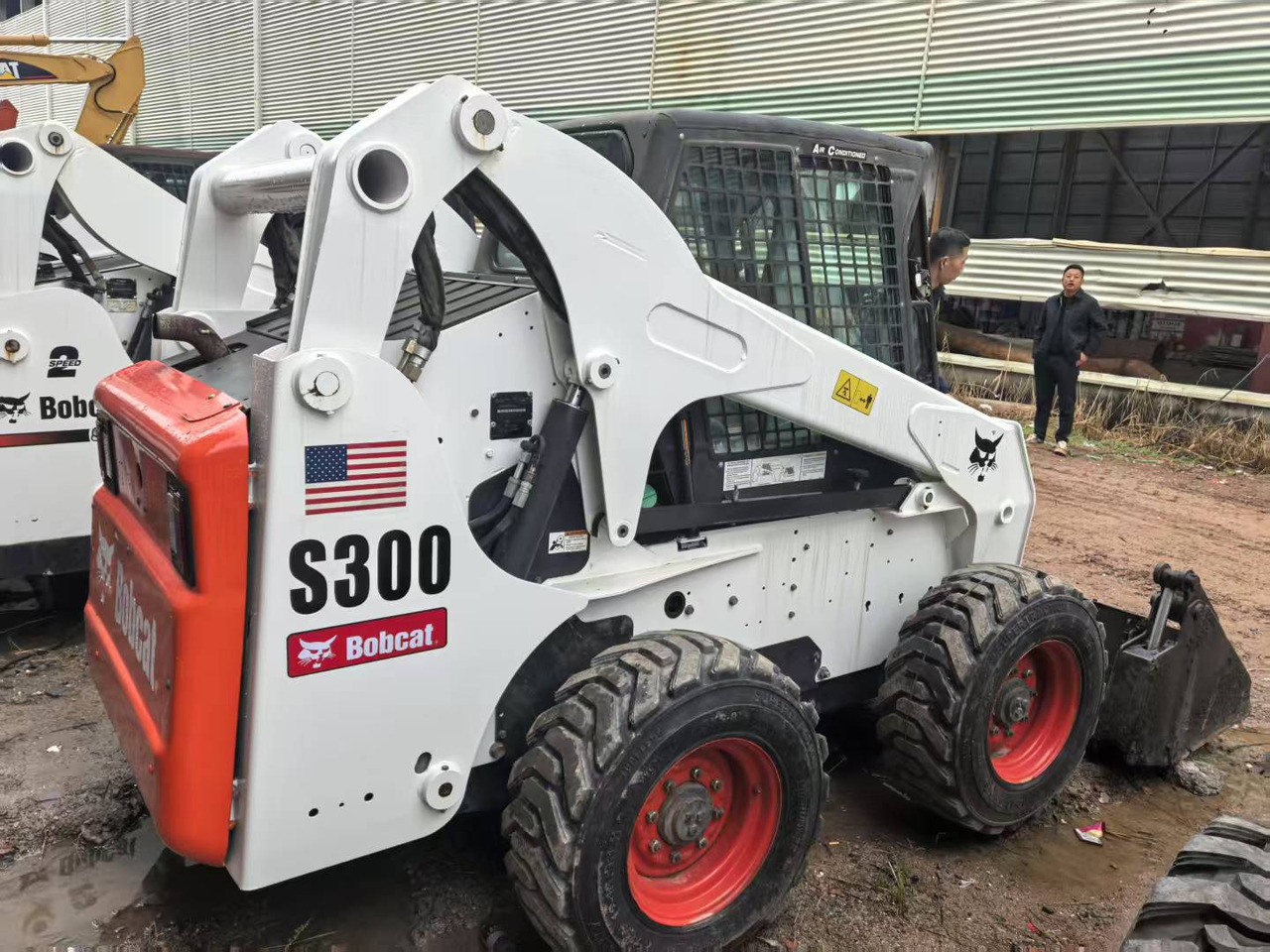 Bobcat S300 - Kompaktlaadur: pilt 1 Bobcat S300 - Kompaktlaadur: pilt 1