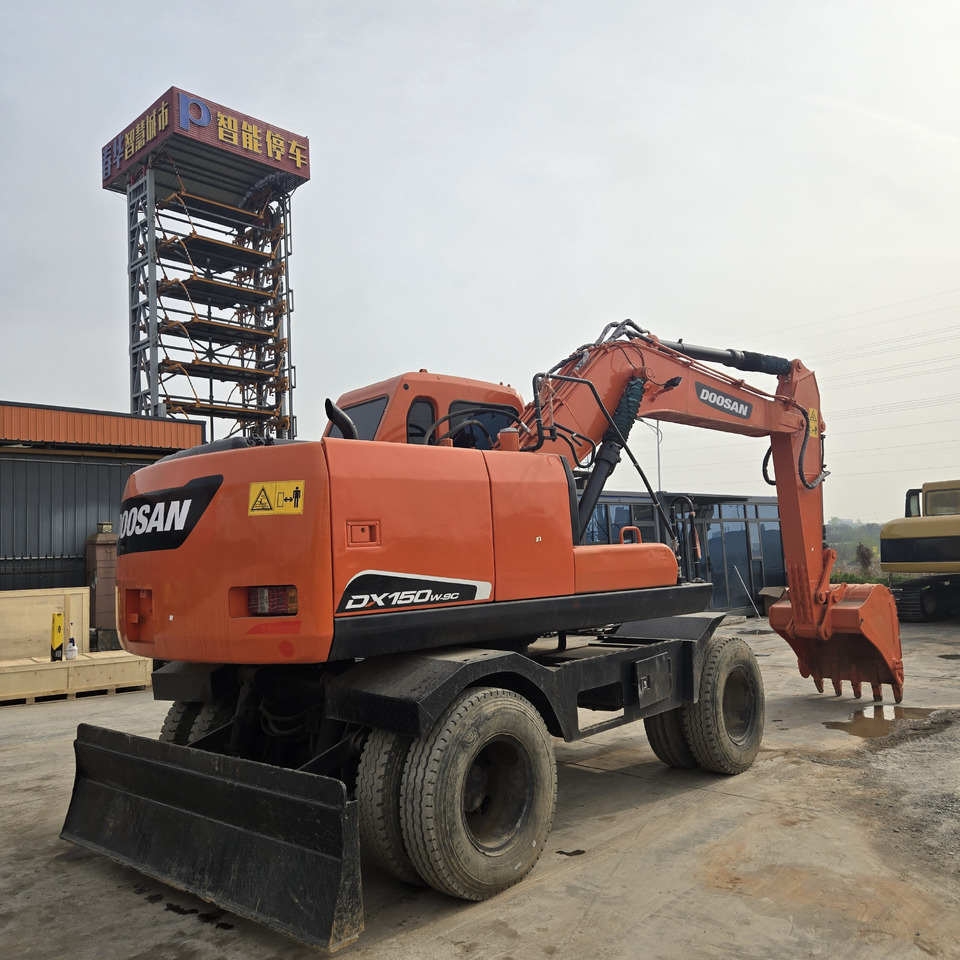 DOOSAN DX150W - Ratastel ekskavaator: pilt 5 DOOSAN DX150W - Ratastel ekskavaator: pilt 5