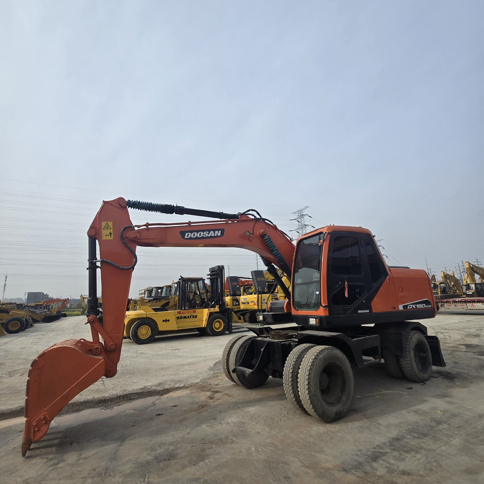 DOOSAN DX150W - Ratastel ekskavaator: pilt 3 DOOSAN DX150W - Ratastel ekskavaator: pilt 3