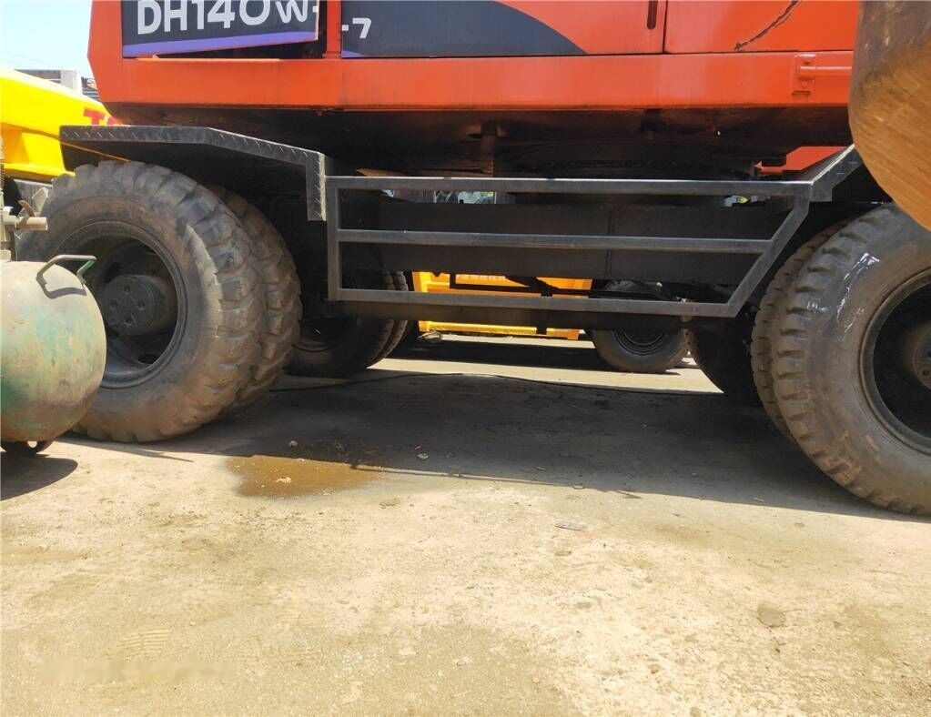 Doosan DH 140W-7 - Ratastel ekskavaator: pilt 2 Doosan DH 140W-7 - Ratastel ekskavaator: pilt 2
