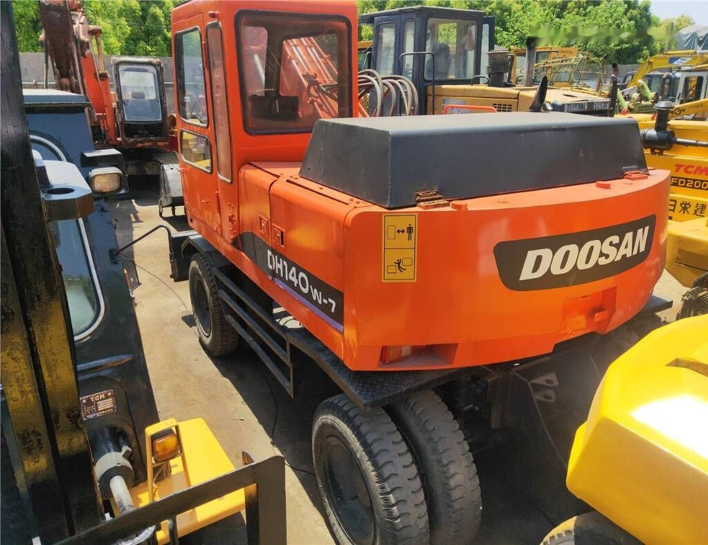 Doosan DH 140W-7 - Ratastel ekskavaator: pilt 3 Doosan DH 140W-7 - Ratastel ekskavaator: pilt 3