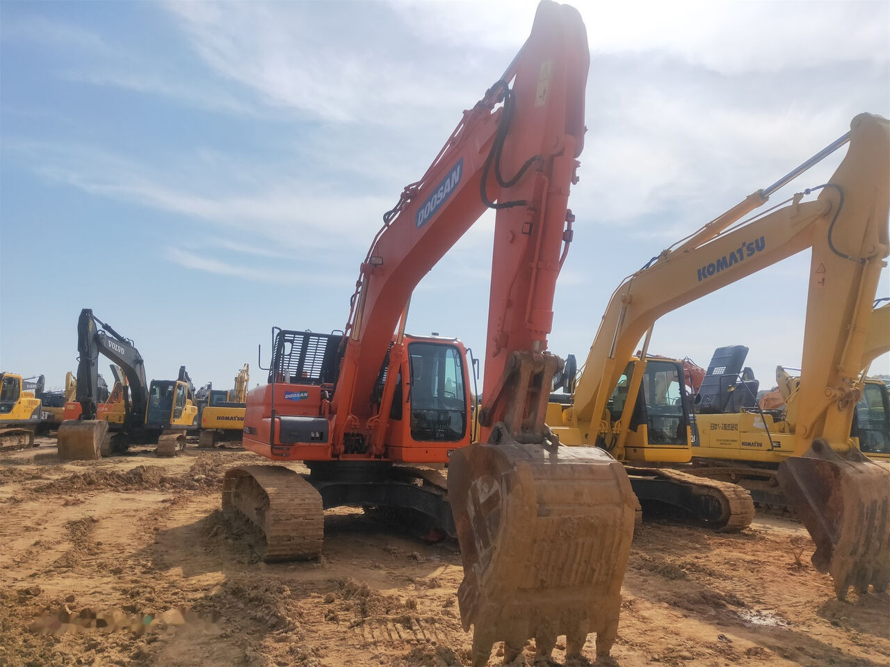 Doosan DX225LC - Lintekskavaator: pilt 5 Doosan DX225LC - Lintekskavaator: pilt 5