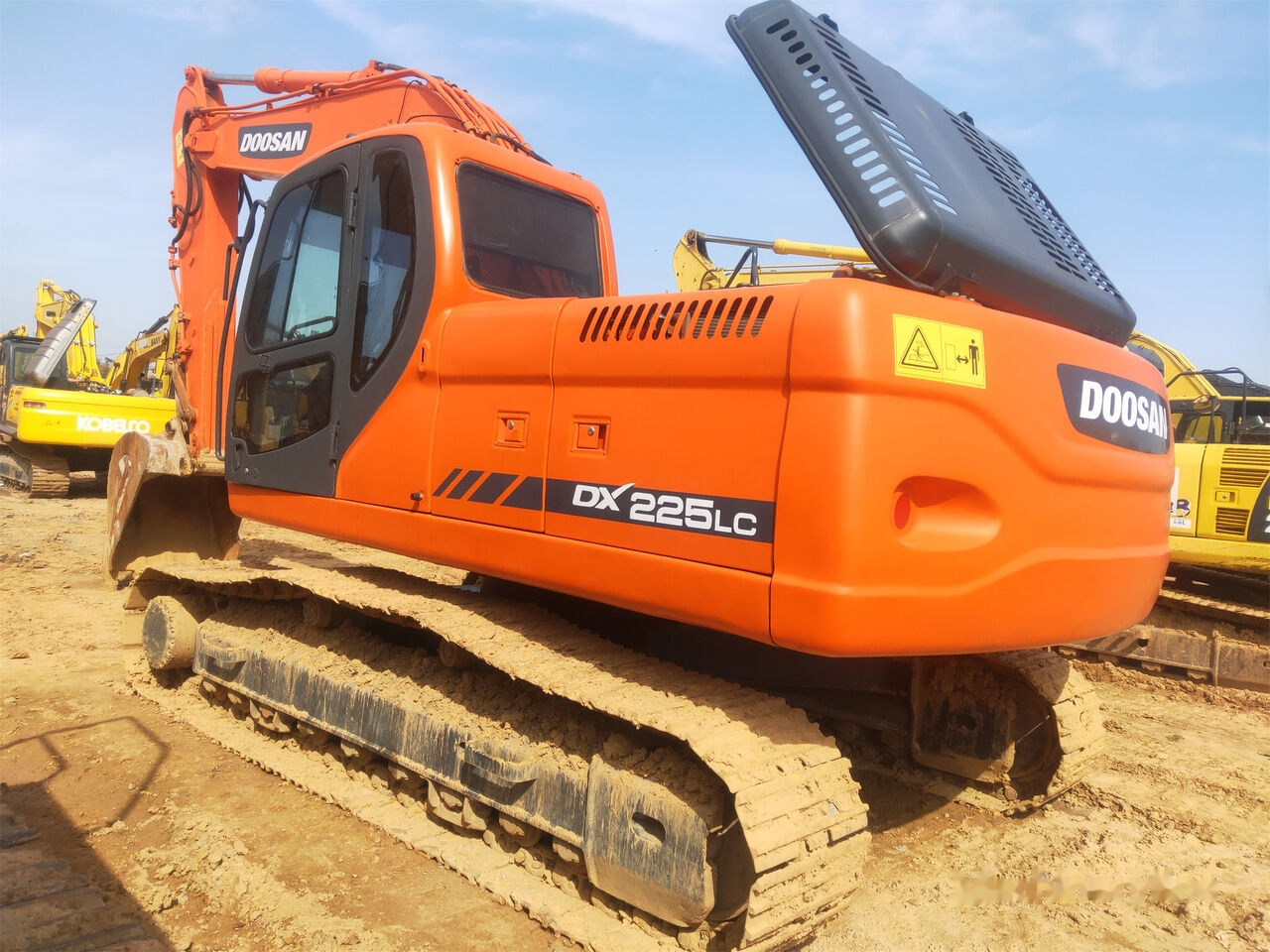 Doosan DX225LC - Lintekskavaator: pilt 2 Doosan DX225LC - Lintekskavaator: pilt 2
