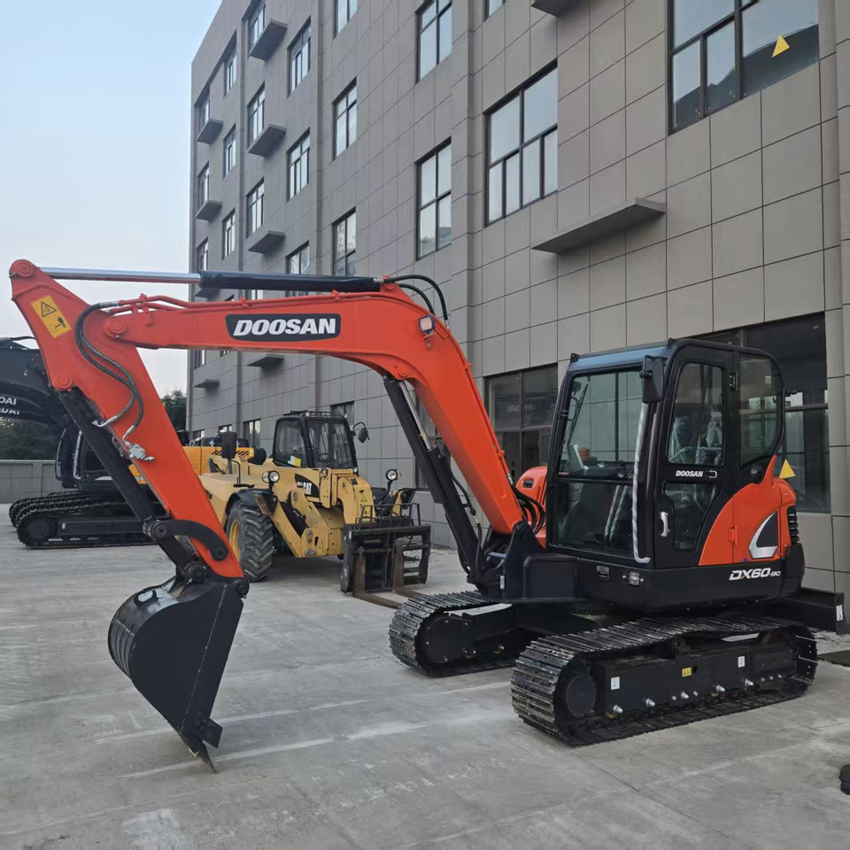 Doosan DX60 - Miniekskavaator: pilt 3 Doosan DX60 - Miniekskavaator: pilt 3