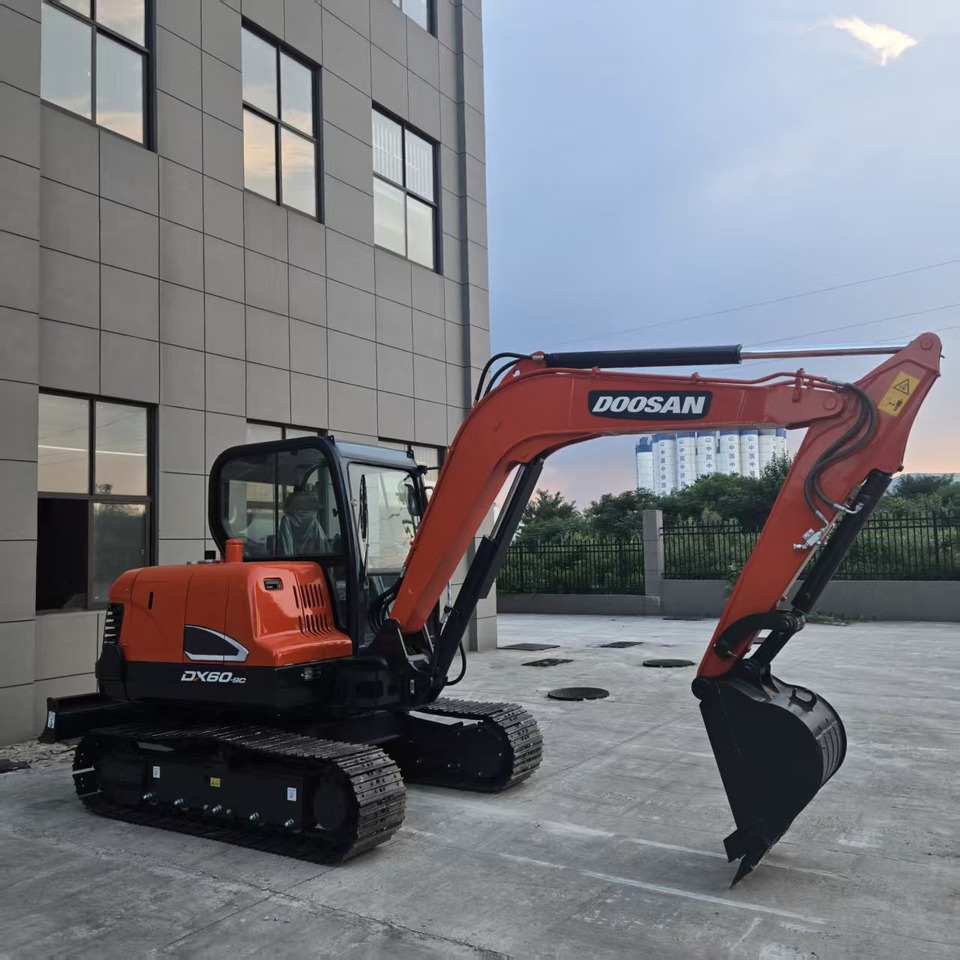 Doosan DX60 - Miniekskavaator: pilt 4 Doosan DX60 - Miniekskavaator: pilt 4