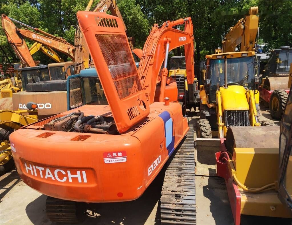 Hitachi EX 200 - Lintekskavaator: pilt 2 Hitachi EX 200 - Lintekskavaator: pilt 2
