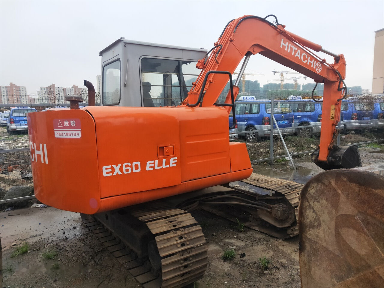 Hitachi EX60 - Lintekskavaator: pilt 2 Hitachi EX60 - Lintekskavaator: pilt 2