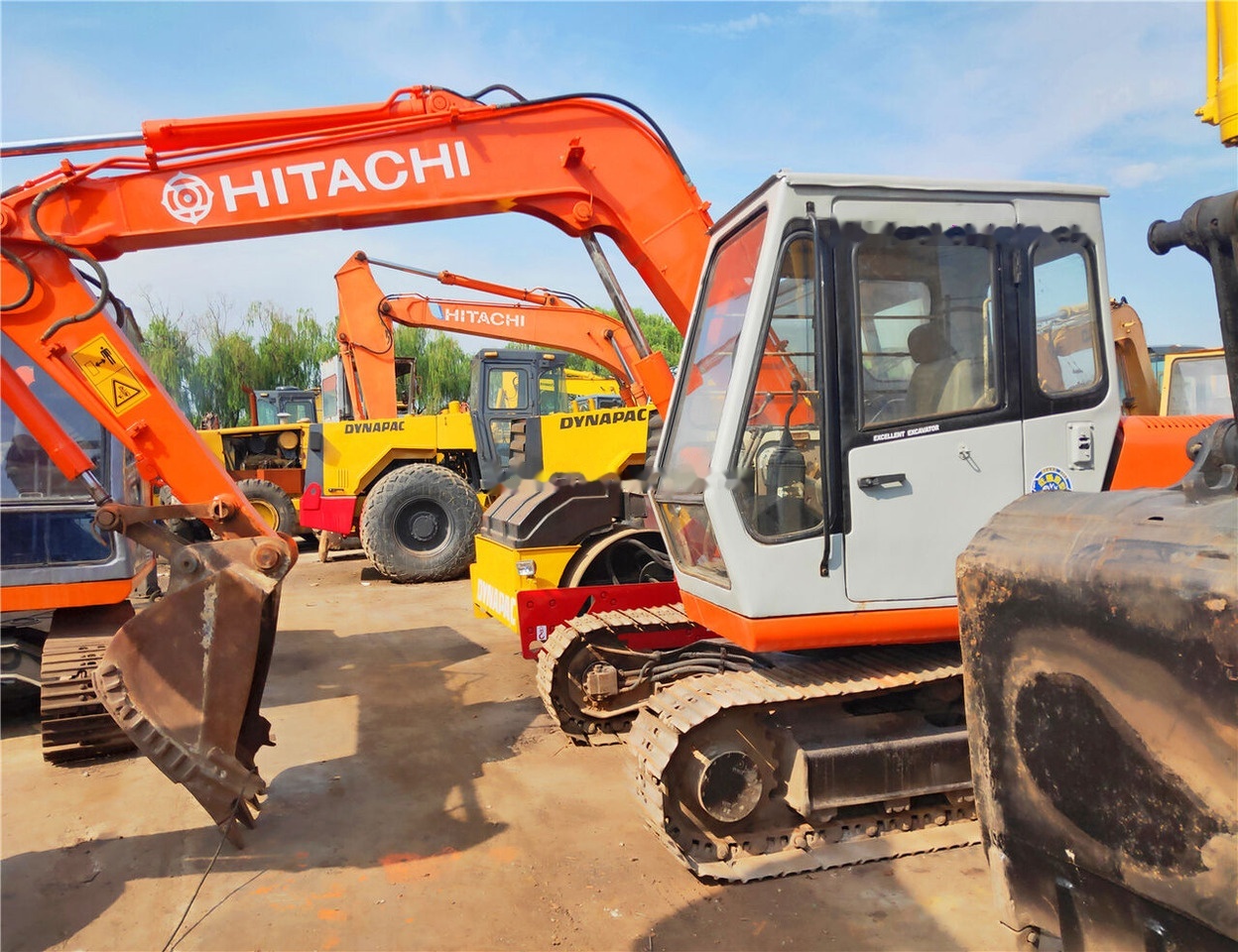 Hitachi EX60 - Miniekskavaator: pilt 1 Hitachi EX60 - Miniekskavaator: pilt 1