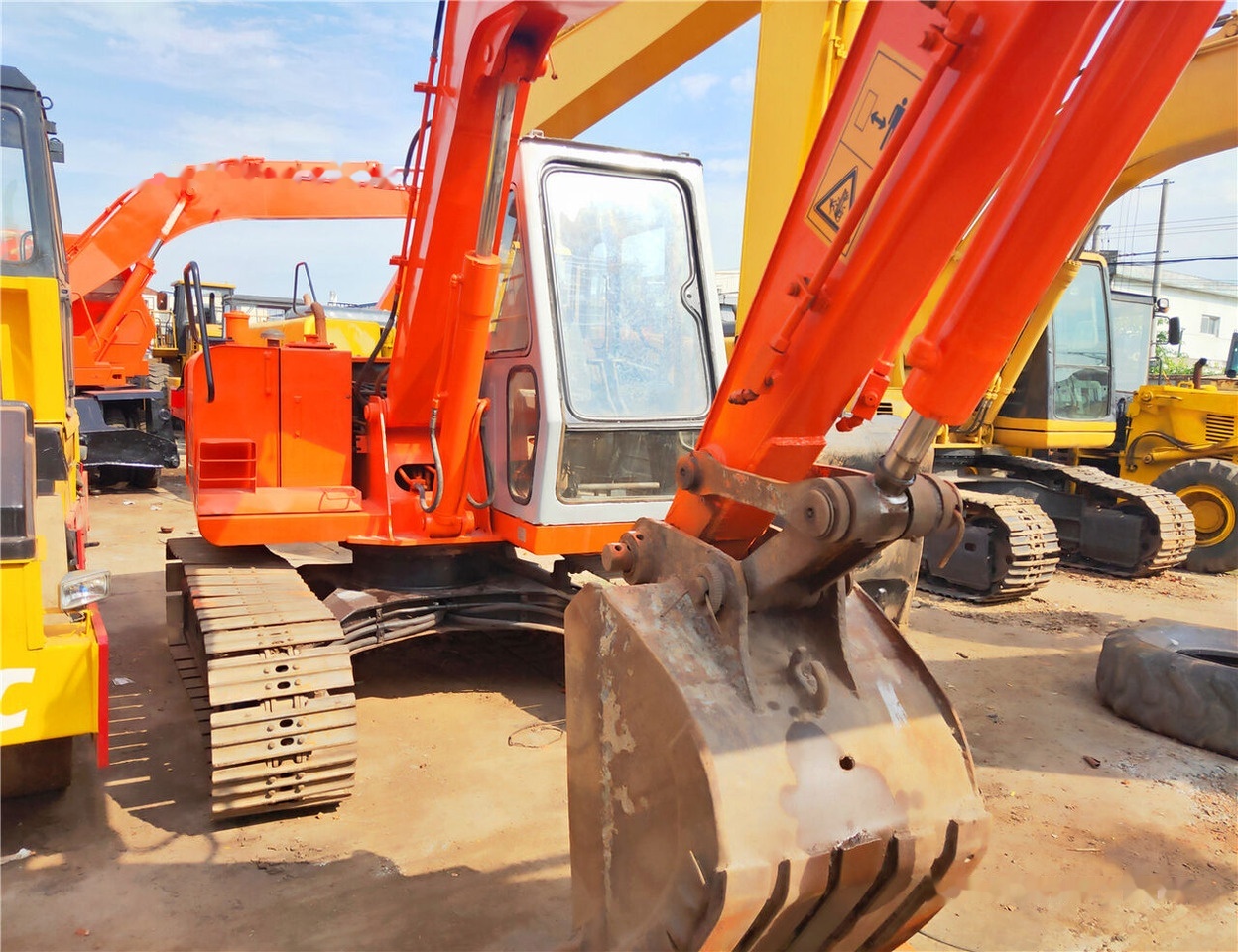 Hitachi EX60 - Miniekskavaator: pilt 2 Hitachi EX60 - Miniekskavaator: pilt 2