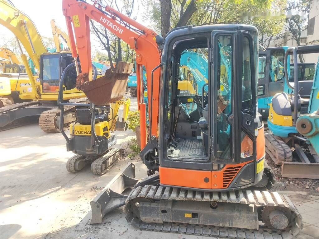 Hitachi ZX 30 - Miniekskavaator: pilt 2 Hitachi ZX 30 - Miniekskavaator: pilt 2