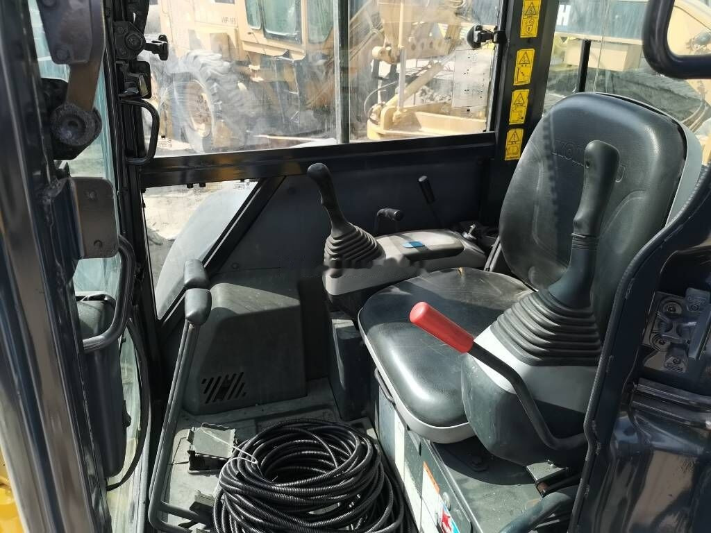 Miniekskavaator Komatsu PC35MR: pilt 6