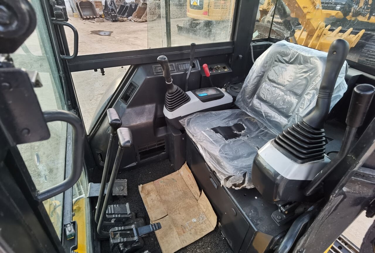 Komatsu PC35MR - Lintekskavaator: pilt 1 Komatsu PC35MR - Lintekskavaator: pilt 1