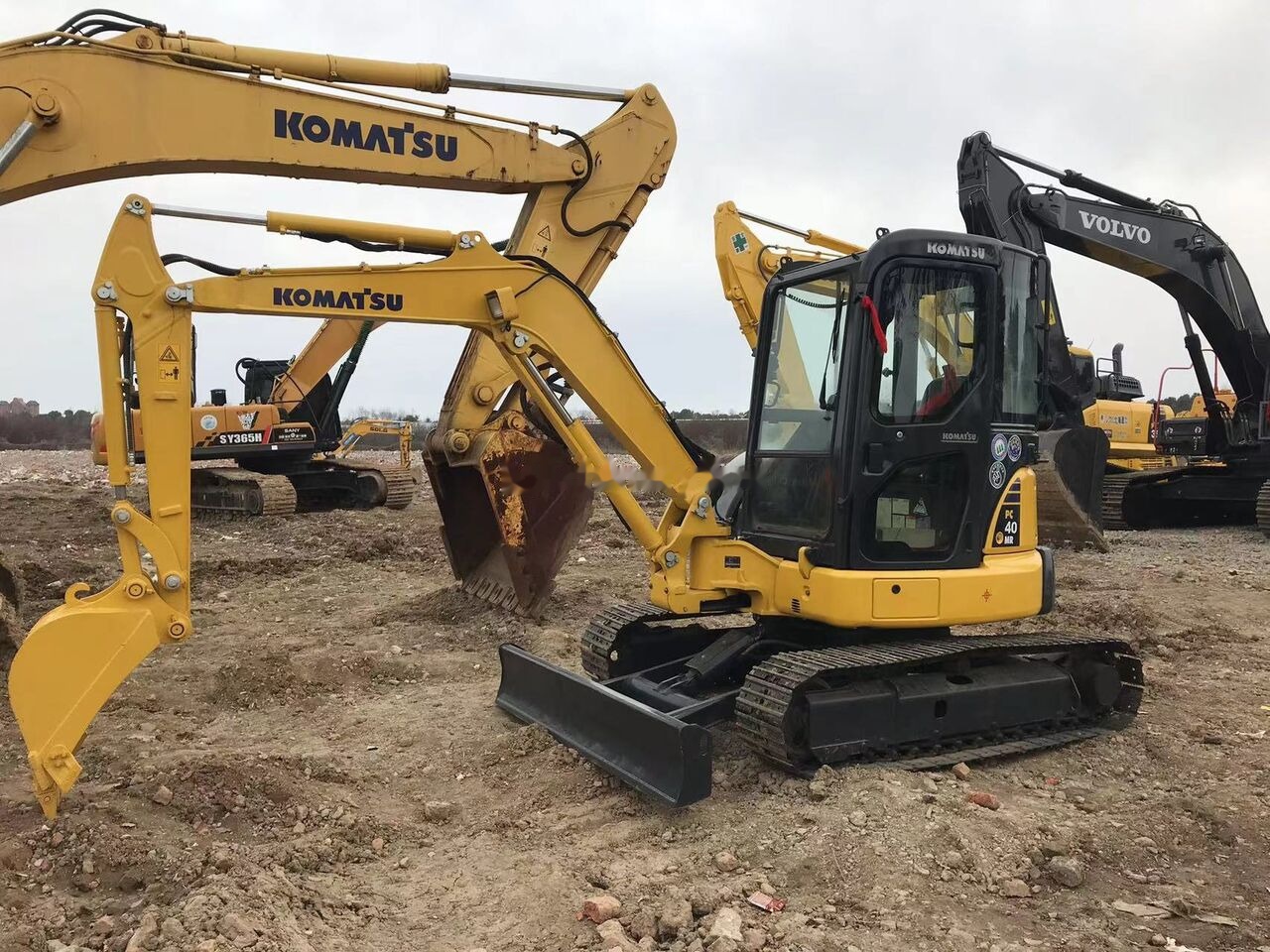 Komatsu PC40MR - Lintekskavaator: pilt 1 Komatsu PC40MR - Lintekskavaator: pilt 1