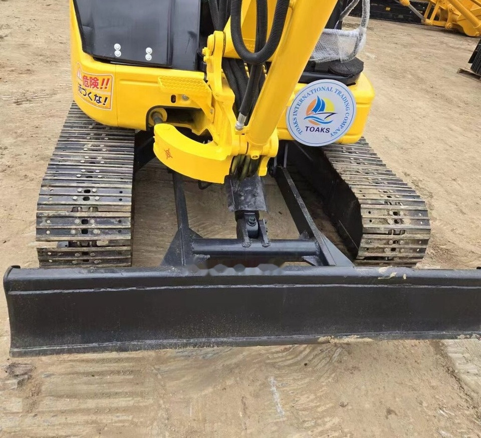 Miniekskavaator Komatsu PC50MR with canopy: pilt 6