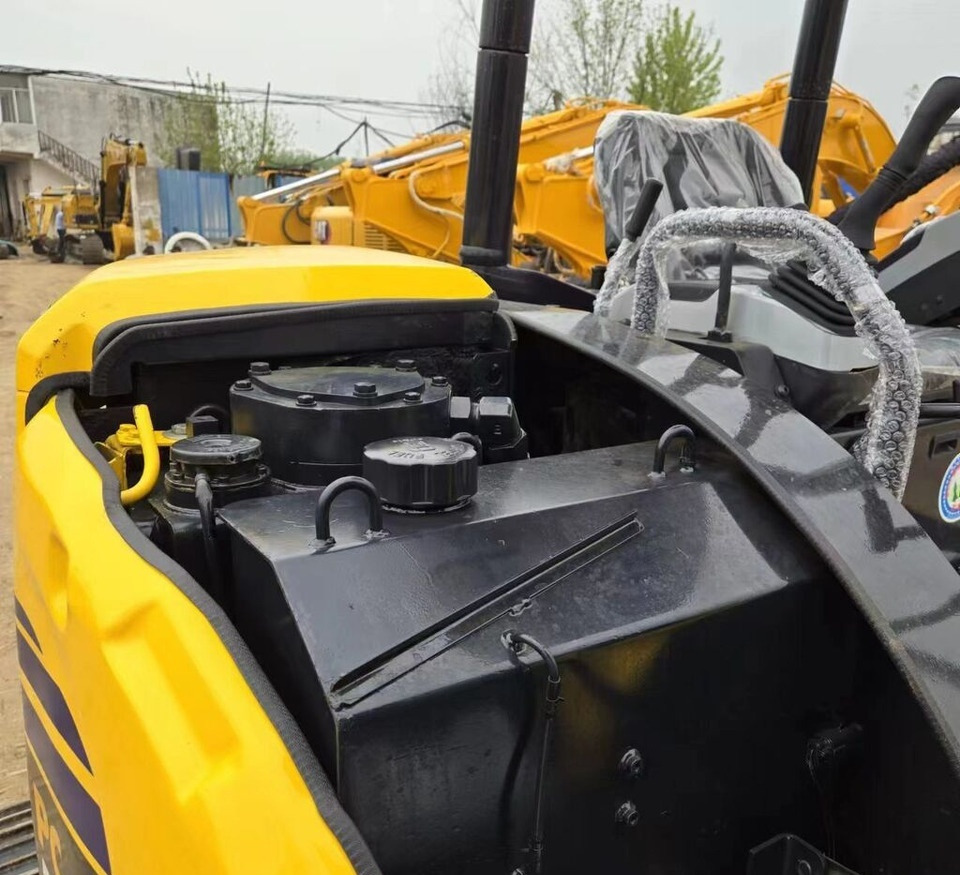 Miniekskavaator Komatsu PC50MR with canopy: pilt 9