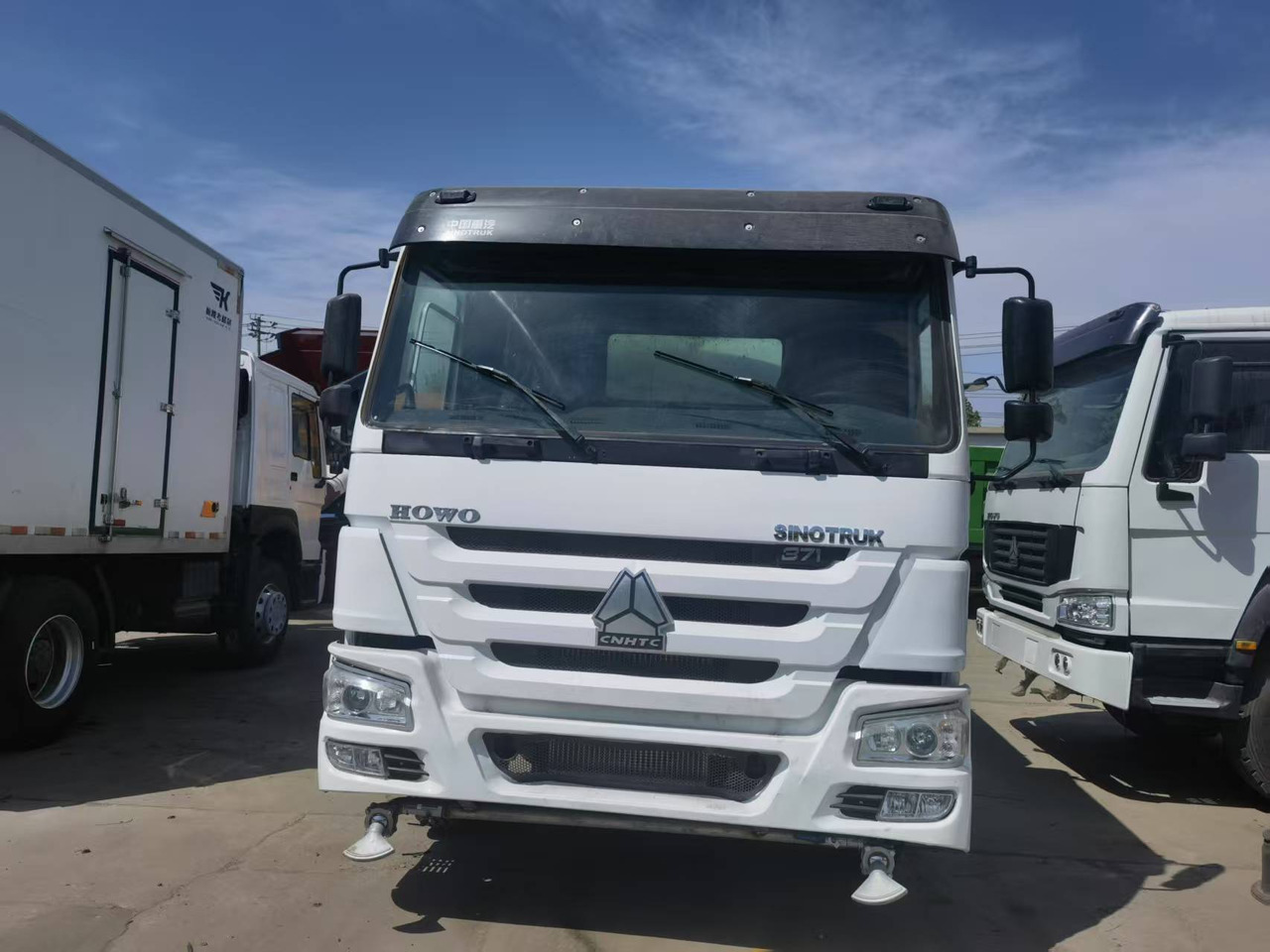 Sinotruk HOWO 371 6*4 Sprinkler truck - Kommunaal-/ Erisõiduk: pilt 3 Sinotruk HOWO 371 6*4 Sprinkler truck - Kommunaal-/ Erisõiduk: pilt 3