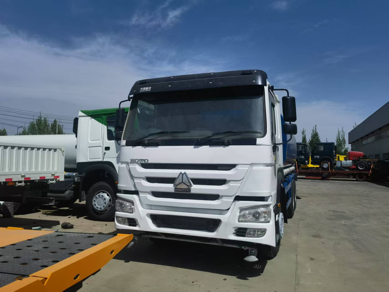 Sinotruk HOWO 6*4 Sprinkler - Kommunaal-/ Erisõiduk: pilt 2 Sinotruk HOWO 6*4 Sprinkler - Kommunaal-/ Erisõiduk: pilt 2