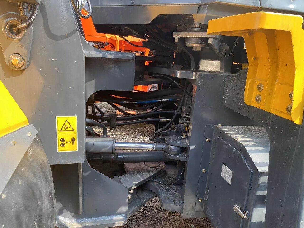 LiuGong 870H - Rataslaadur: pilt 2 LiuGong 870H - Rataslaadur: pilt 2