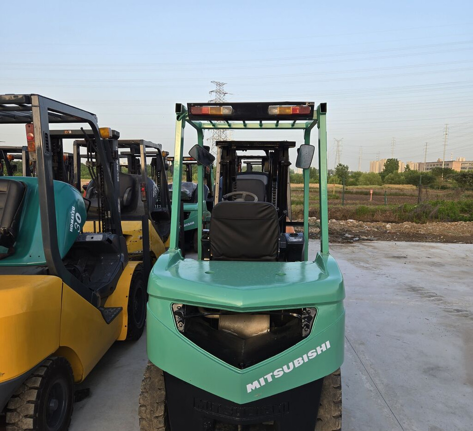 Mitsubishi FD30 with swing fork - Diiseltõstuk: pilt 5 Mitsubishi FD30 with swing fork - Diiseltõstuk: pilt 5