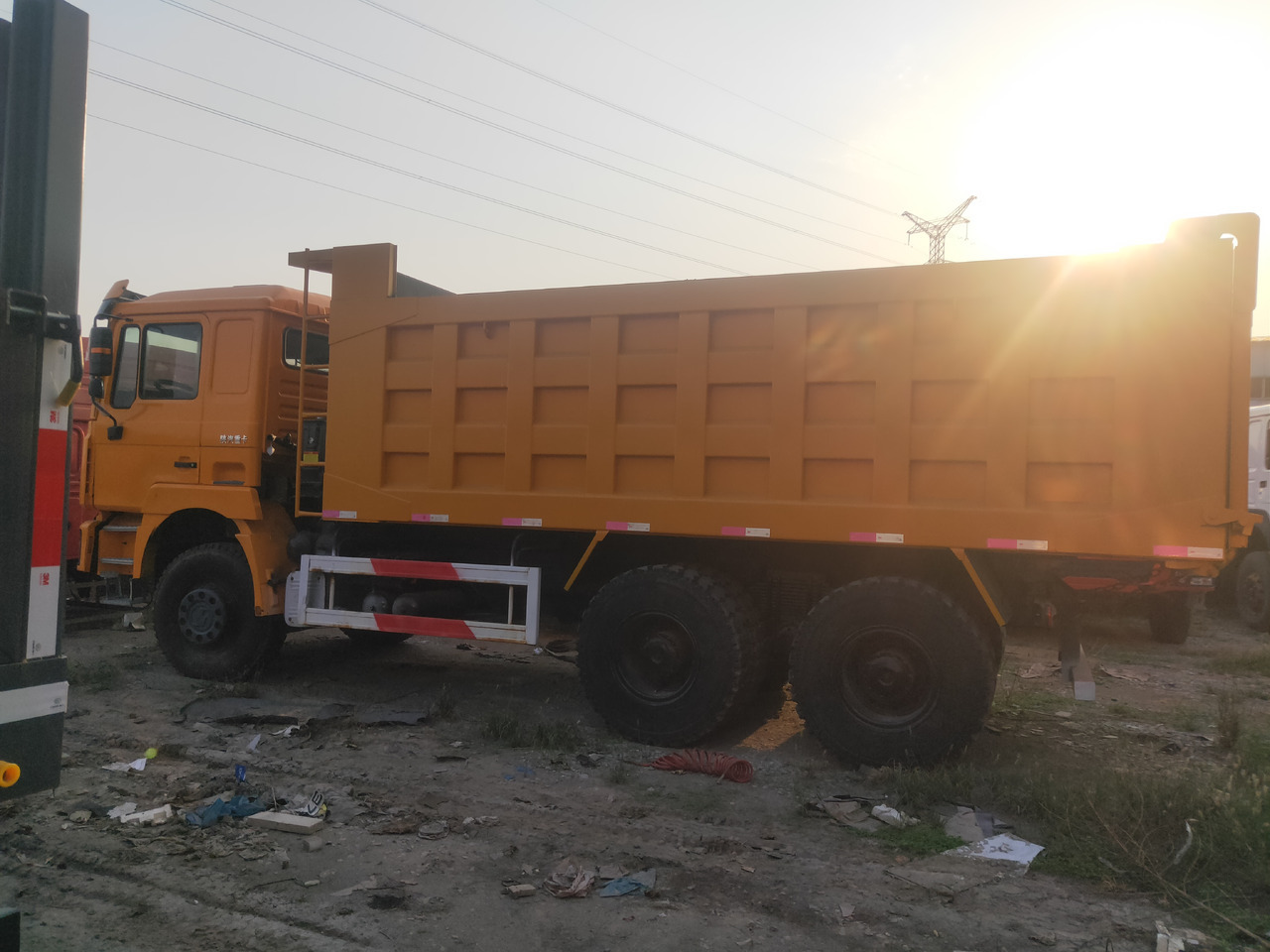 Kallurauto Shacman F3000 6*4 Dump truck: pilt 9