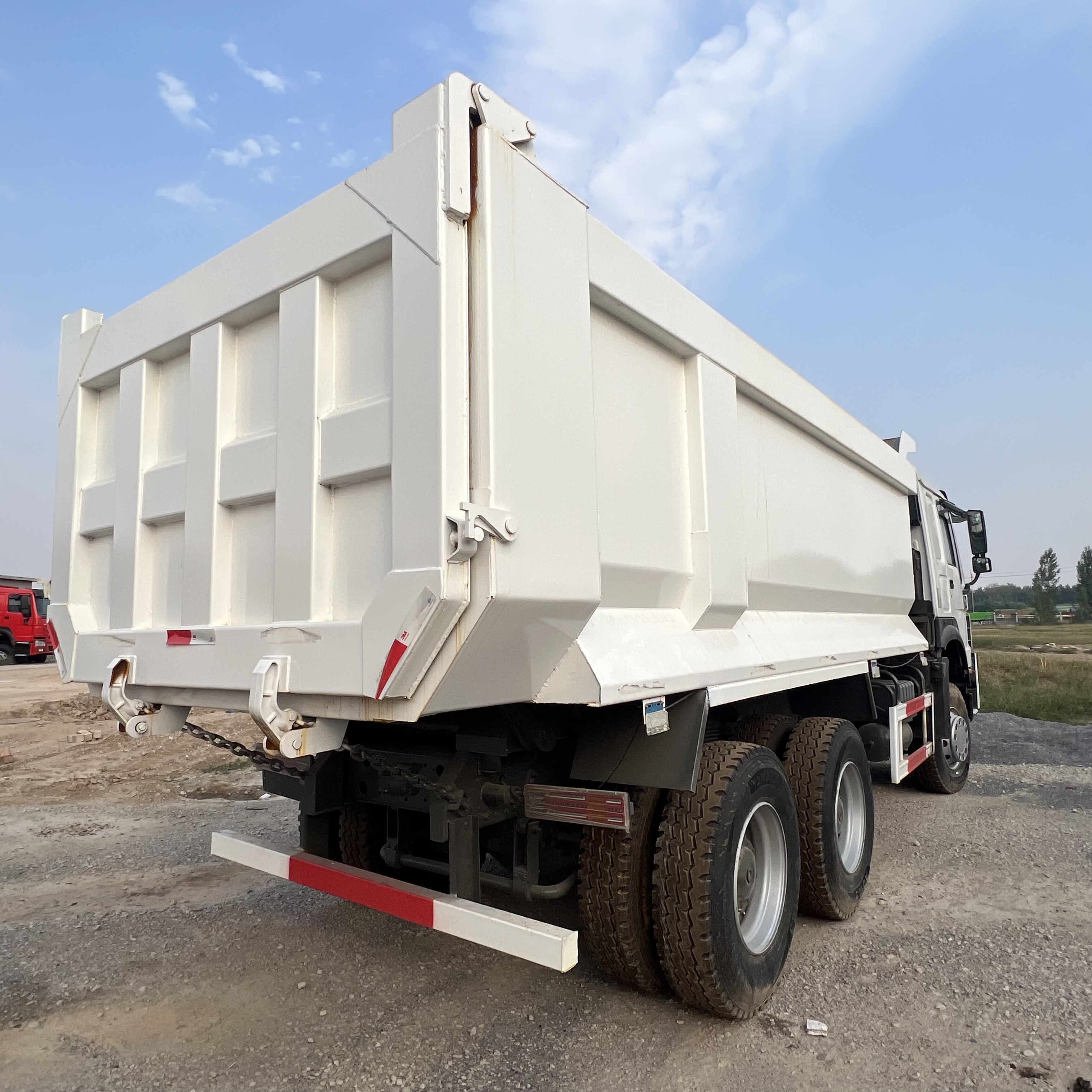 Sinotruk HOWO 371 6*4 Dump truck - Kallurauto: pilt 2 Sinotruk HOWO 371 6*4 Dump truck - Kallurauto: pilt 2