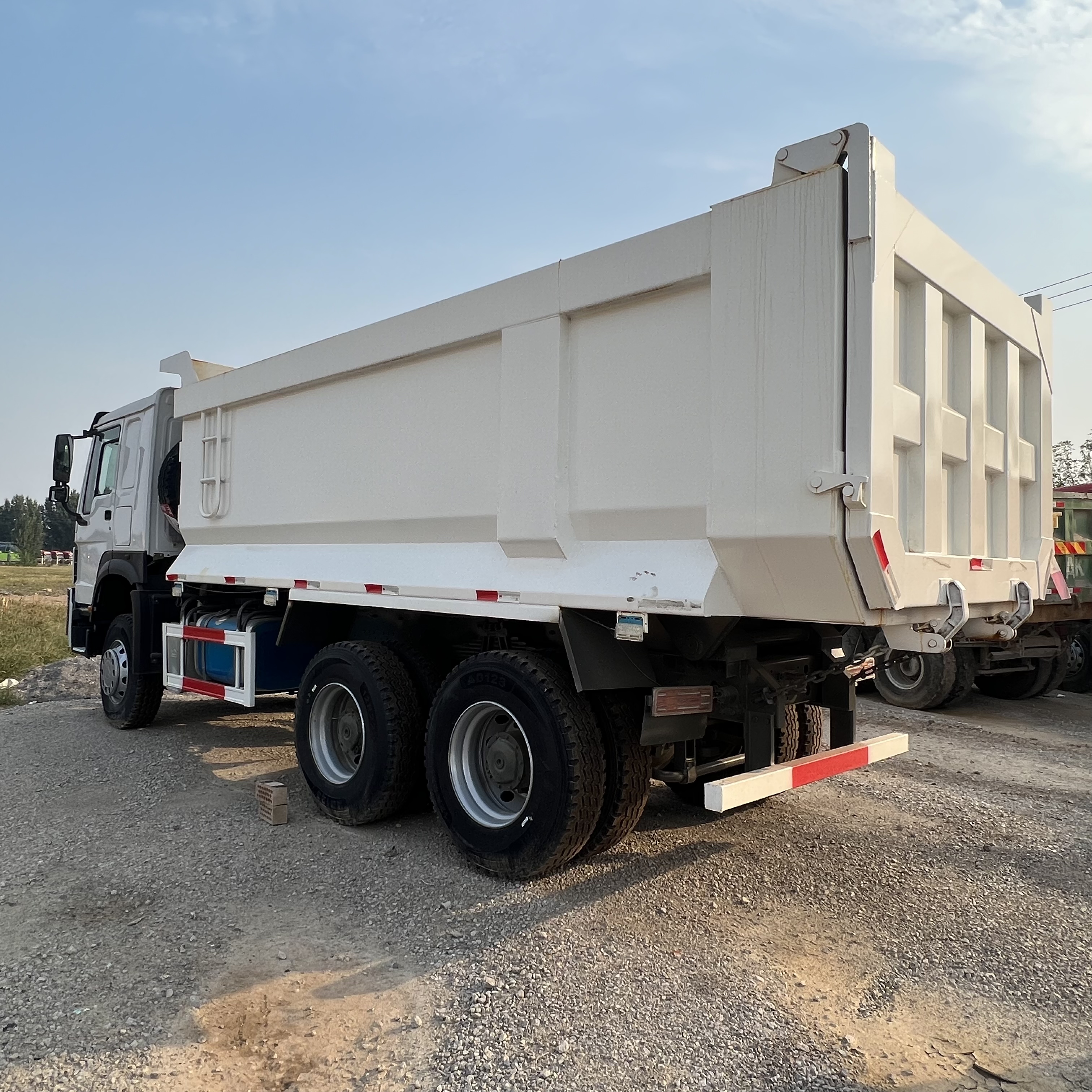 Kallurauto Sinotruk HOWO 371 6*4 Dump truck: pilt 9
