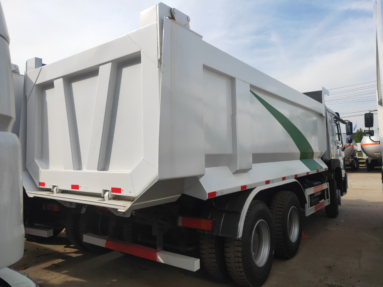 Sinotruk HOWO 371 6*4 Dump truck - Kallurauto: pilt 5 Sinotruk HOWO 371 6*4 Dump truck - Kallurauto: pilt 5