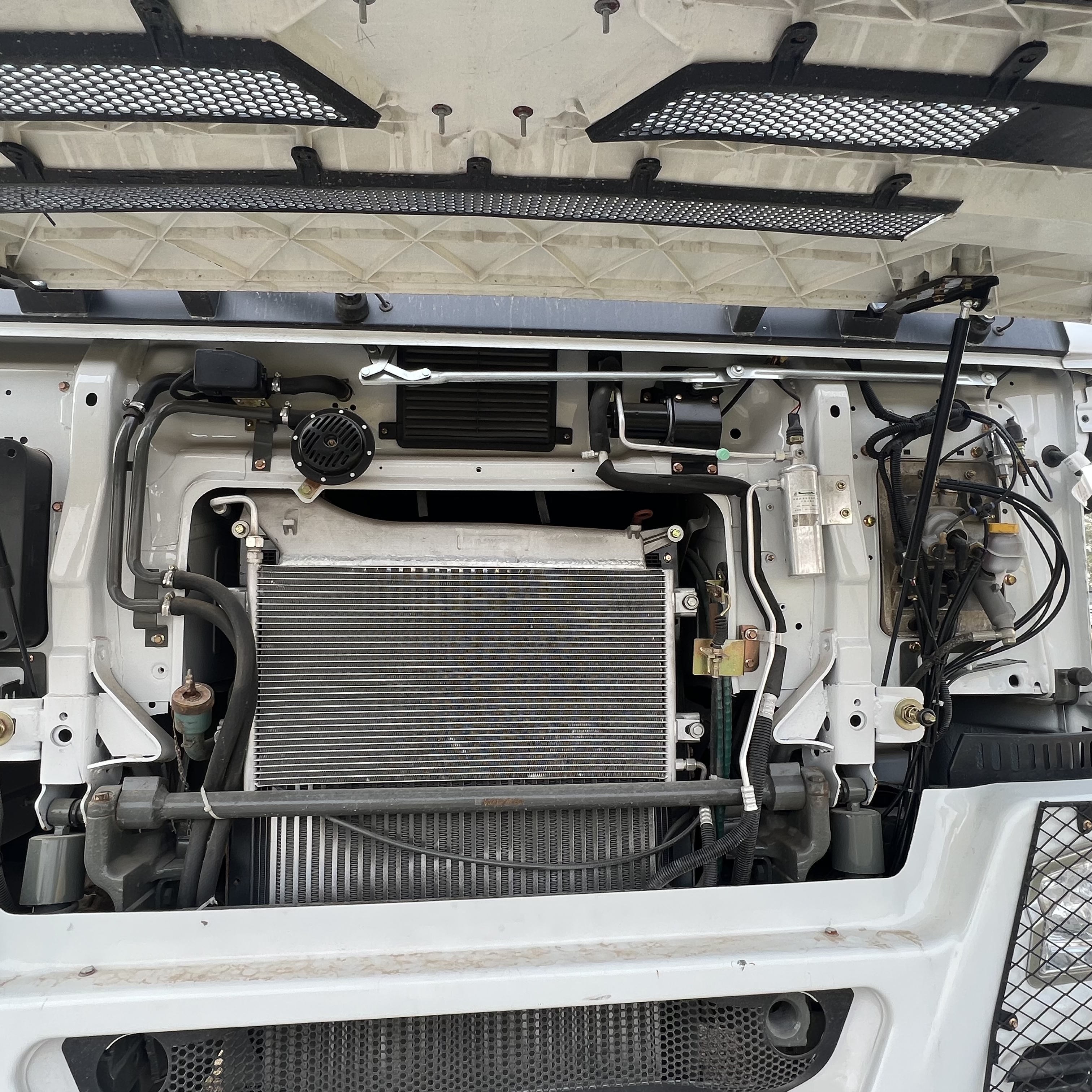 Kallurauto Sinotruk HOWO 371 6*4 Dump truck: pilt 10