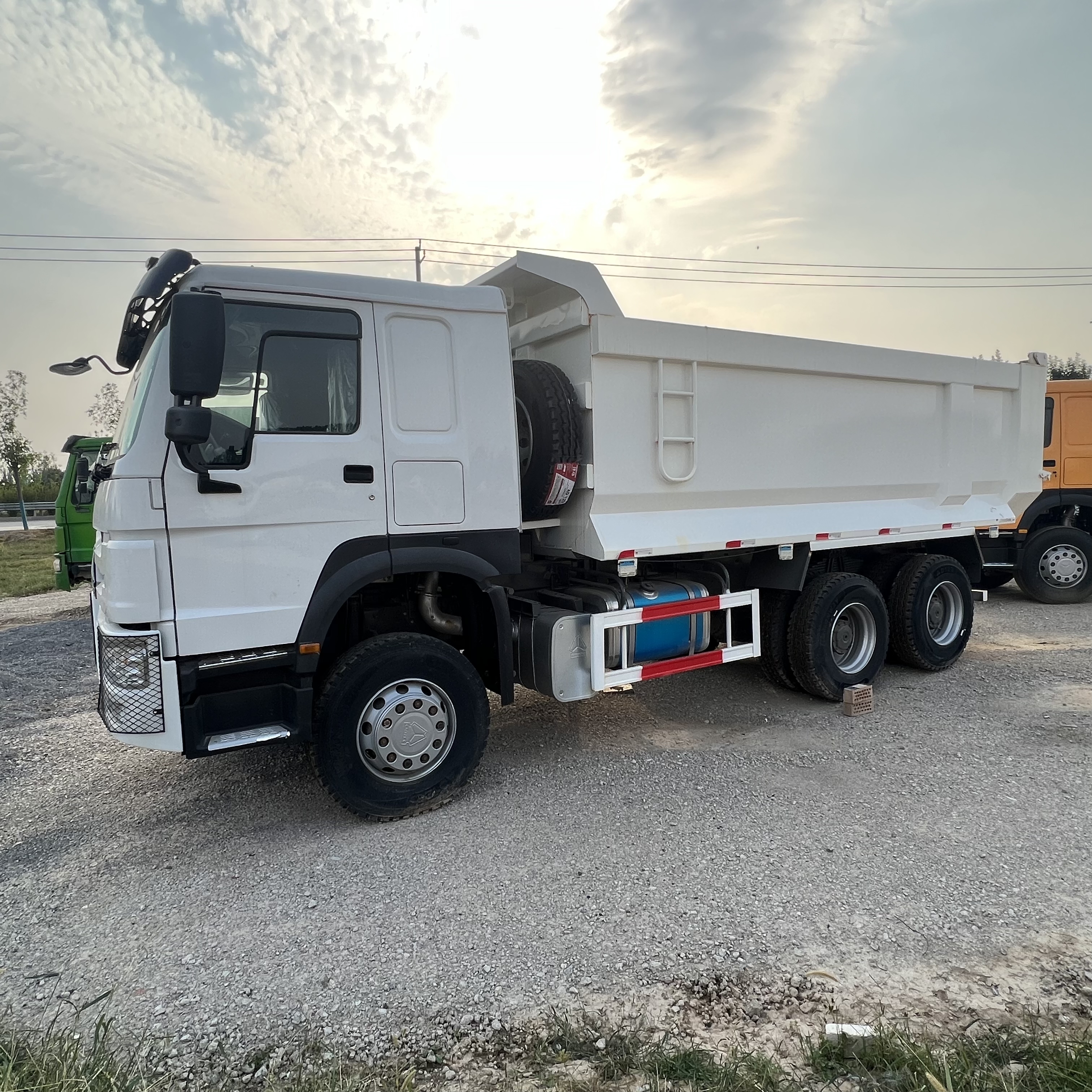 Sinotruk HOWO 371 6*4 Dump truck - Kallurauto: pilt 1 Sinotruk HOWO 371 6*4 Dump truck - Kallurauto: pilt 1