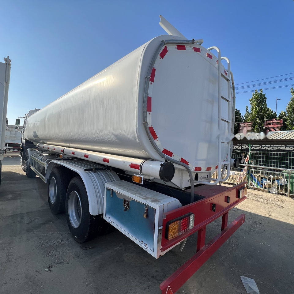 Tsisternauto Sinotruk HOWO 371 8*4 Tank truck: pilt 12