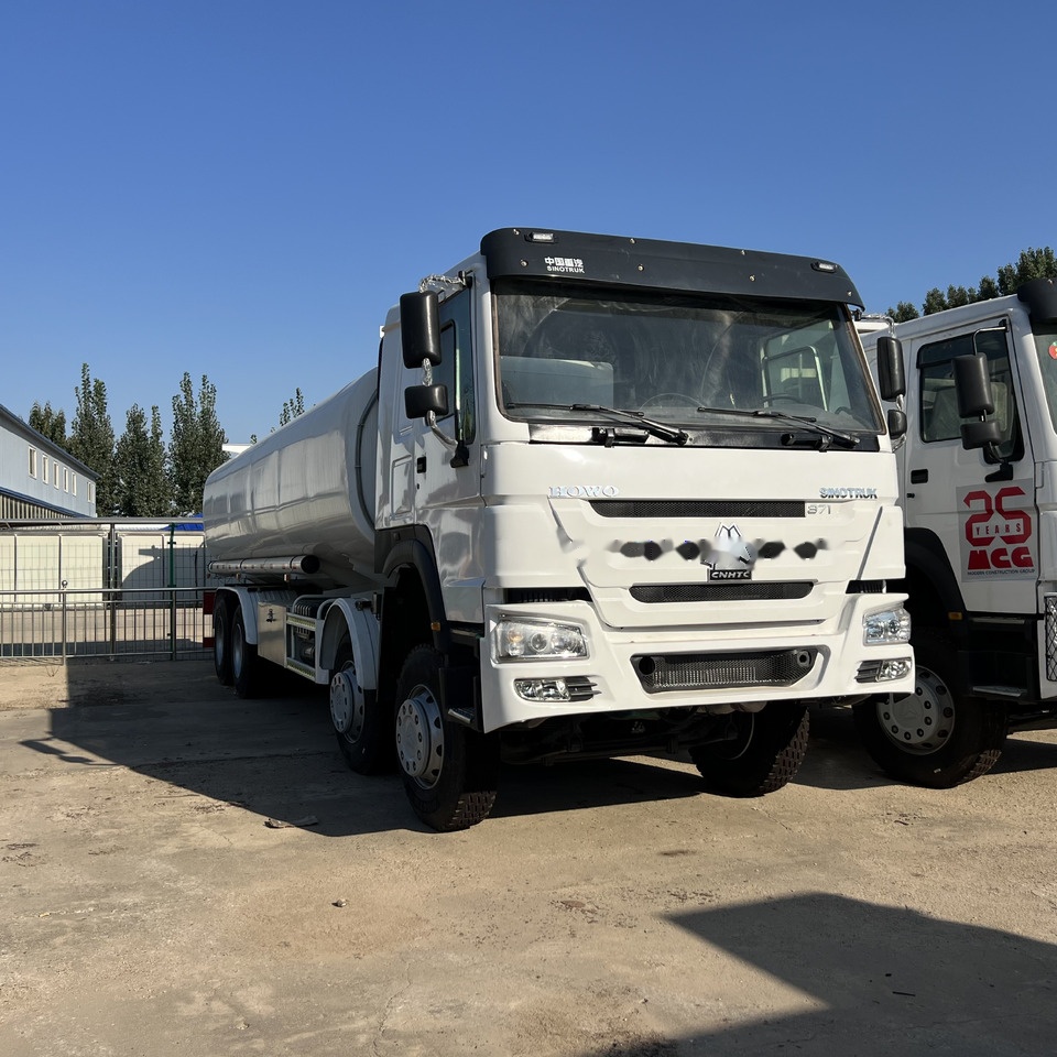Tsisternauto Sinotruk HOWO 371 8*4 Tank truck: pilt 11