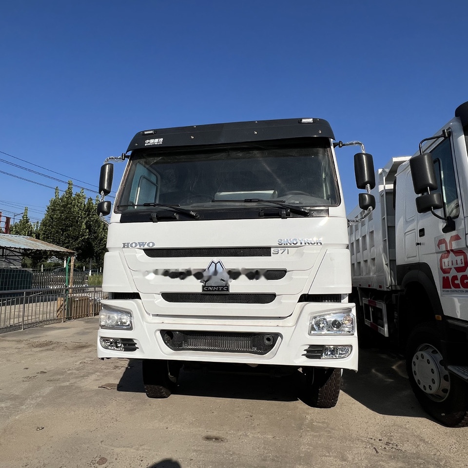 Tsisternauto Sinotruk HOWO 371 8*4 Tank truck: pilt 6