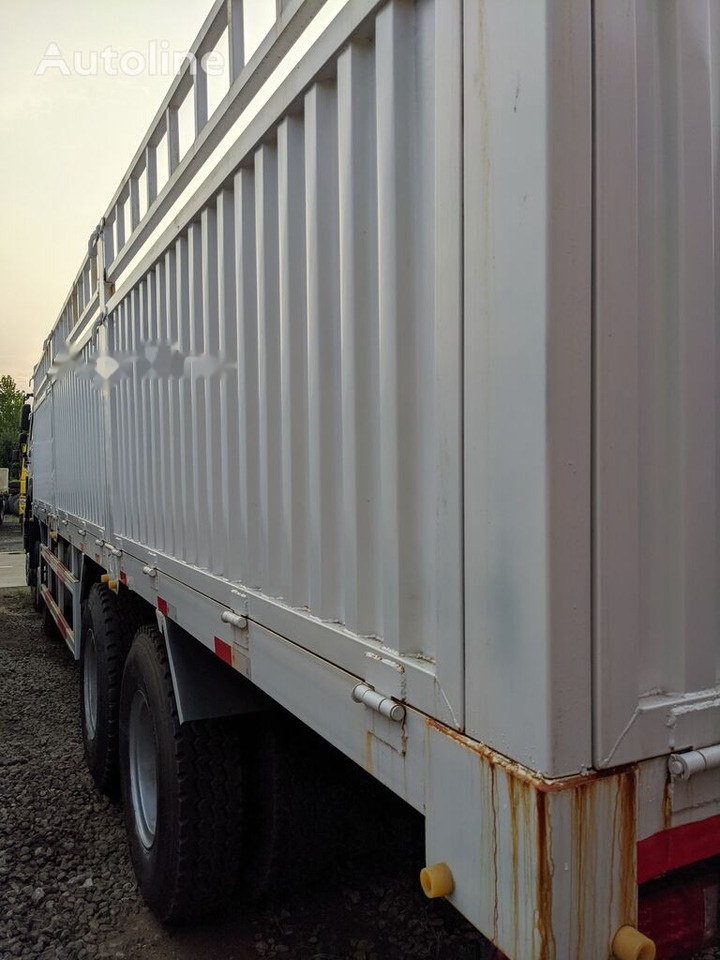 Sinotruk HOWO 8*4 Fence Truck - Madelveok/ Platvormveok: pilt 5 Sinotruk HOWO 8*4 Fence Truck - Madelveok/ Platvormveok: pilt 5