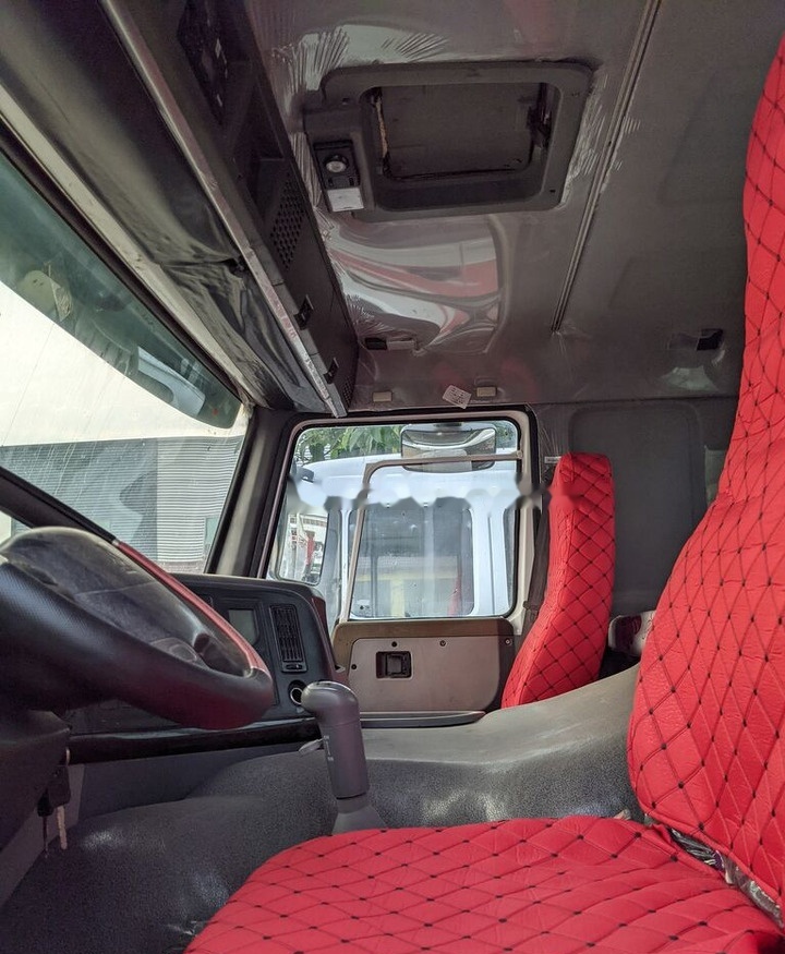 Sinotruk HOWO 8*4 Fence Truck - Madelveok/ Platvormveok: pilt 4 Sinotruk HOWO 8*4 Fence Truck - Madelveok/ Platvormveok: pilt 4