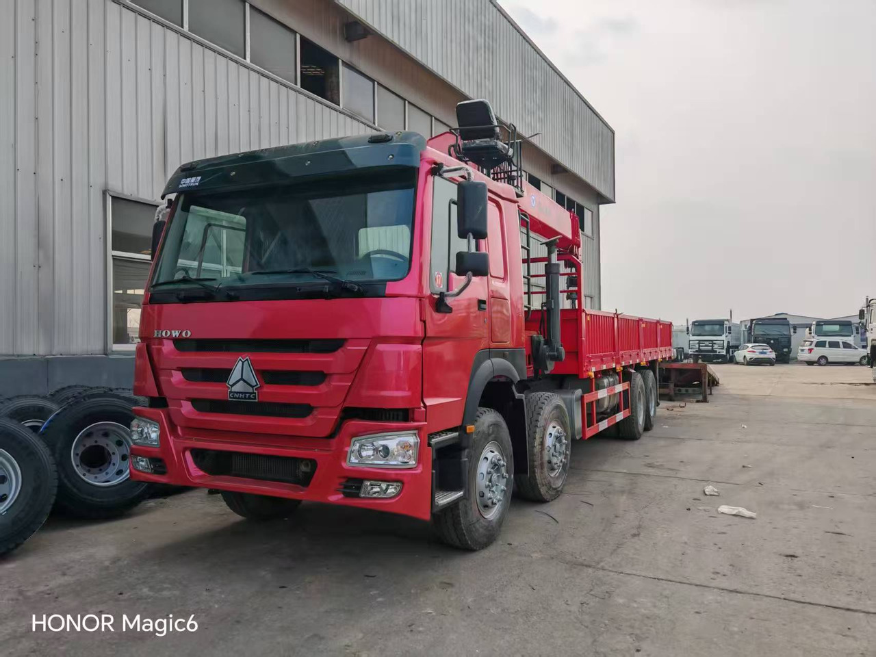 Sinotruk HOWO 8*4 Mobile crane - Autokraana: pilt 1 Sinotruk HOWO 8*4 Mobile crane - Autokraana: pilt 1
