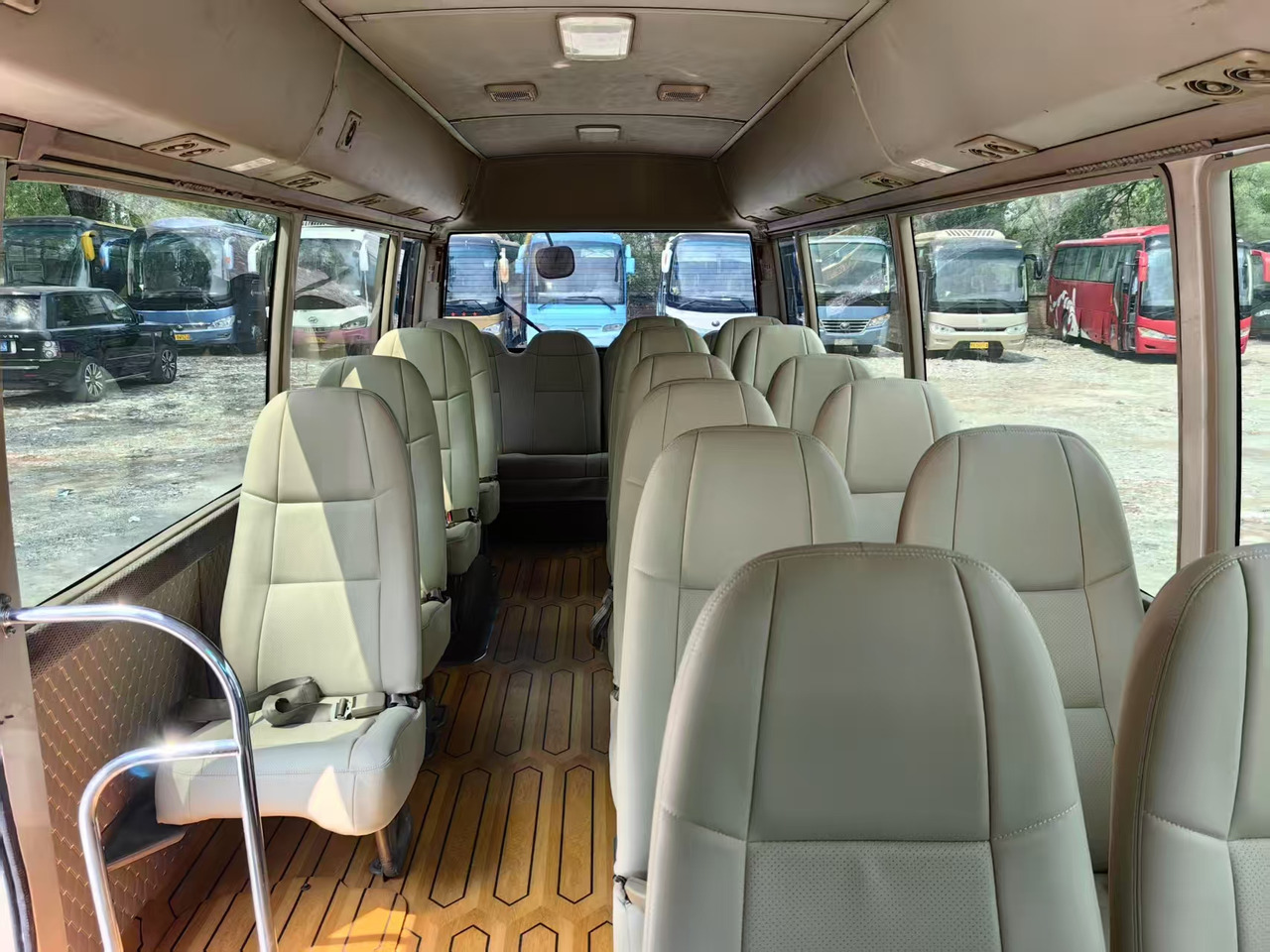 Toyota Coaster - Väikebuss, Mikrobuss: pilt 2 Toyota Coaster - Väikebuss, Mikrobuss: pilt 2