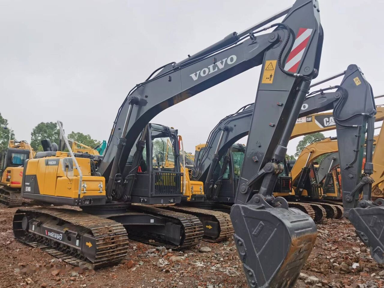 Volvo EC140DL - Lintekskavaator: pilt 1 Volvo EC140DL - Lintekskavaator: pilt 1