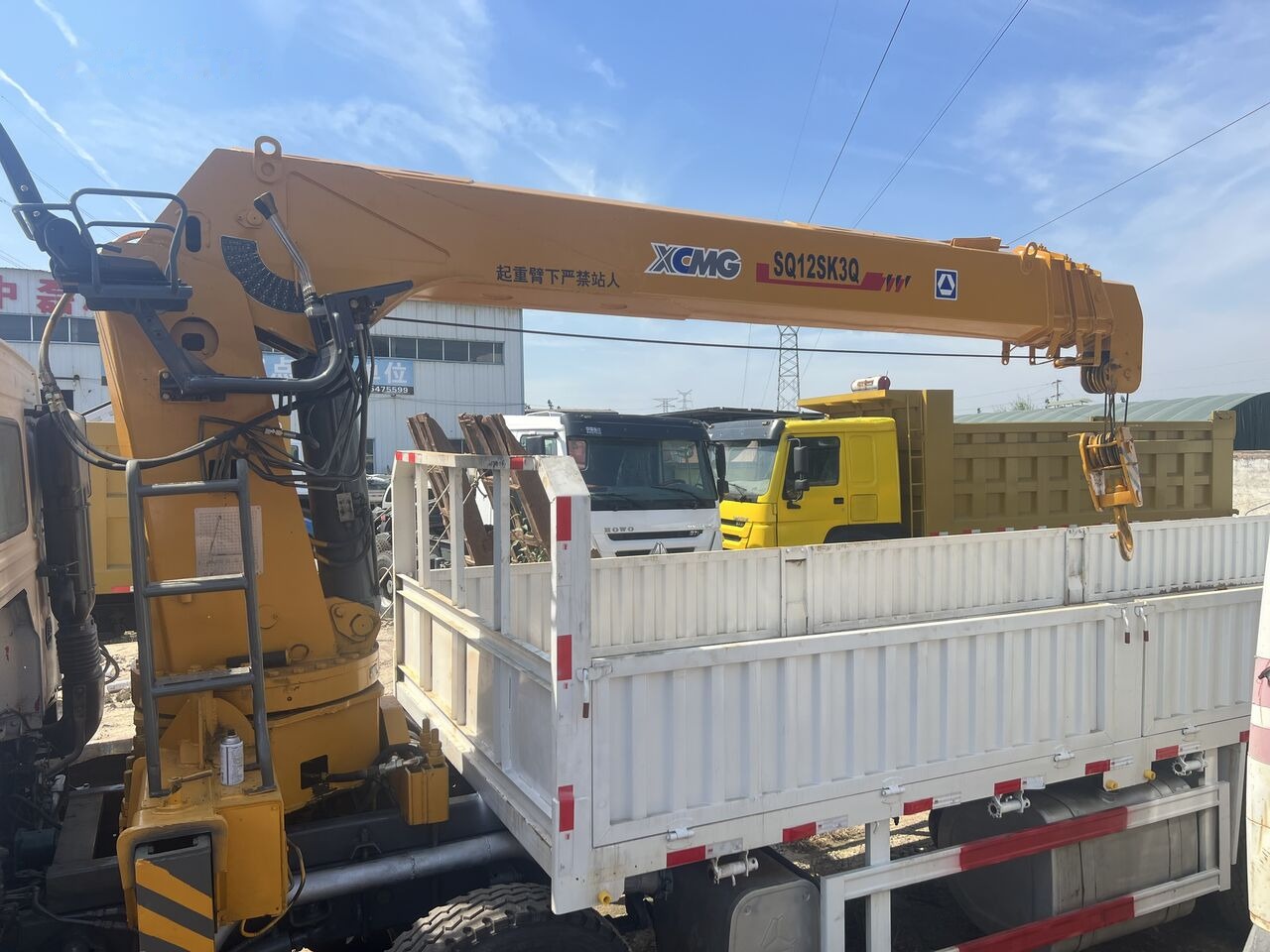 XCMG SQ12SK3Q Selfloader Truck - Kraana-manipulaator: pilt 3 XCMG SQ12SK3Q Selfloader Truck - Kraana-manipulaator: pilt 3