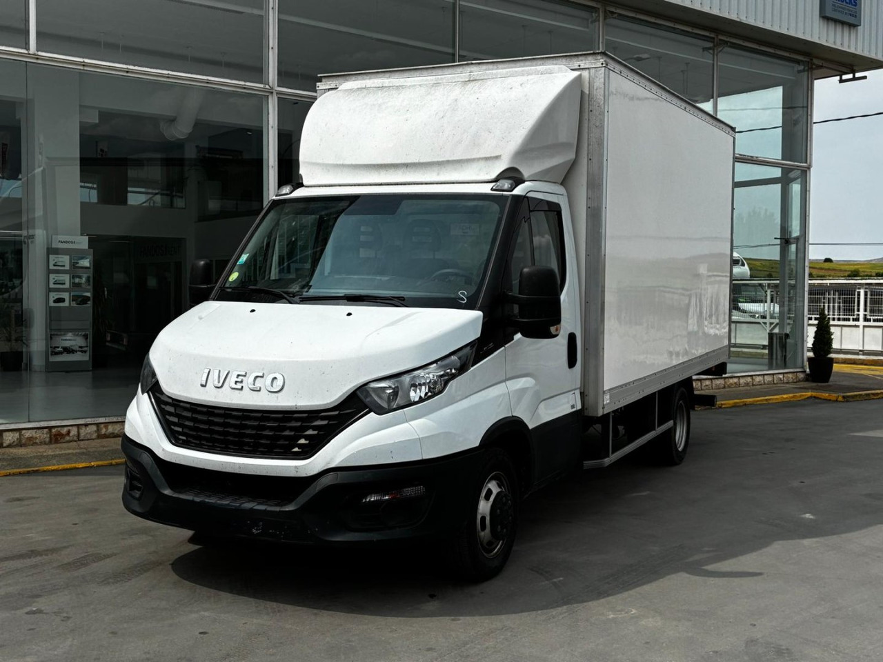 Caja cerrada IVECO 35C16 20m3 - Tarbesõiduk furgoon: pilt 1 Caja cerrada IVECO 35C16 20m3 - Tarbesõiduk furgoon: pilt 1