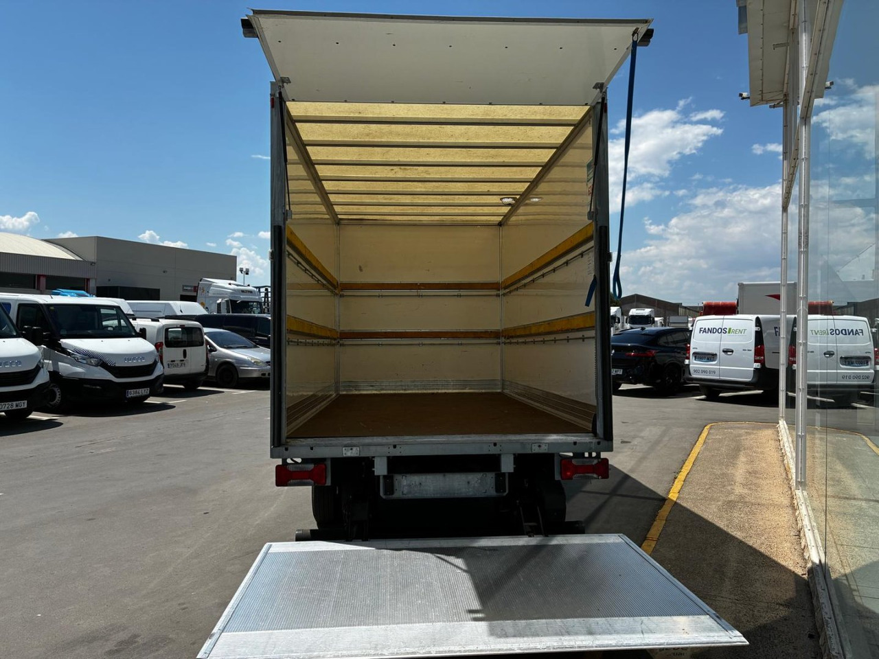Caja cerrada IVECO 35C16 20m3 - Tarbesõiduk furgoon: pilt 5 Caja cerrada IVECO 35C16 20m3 - Tarbesõiduk furgoon: pilt 5
