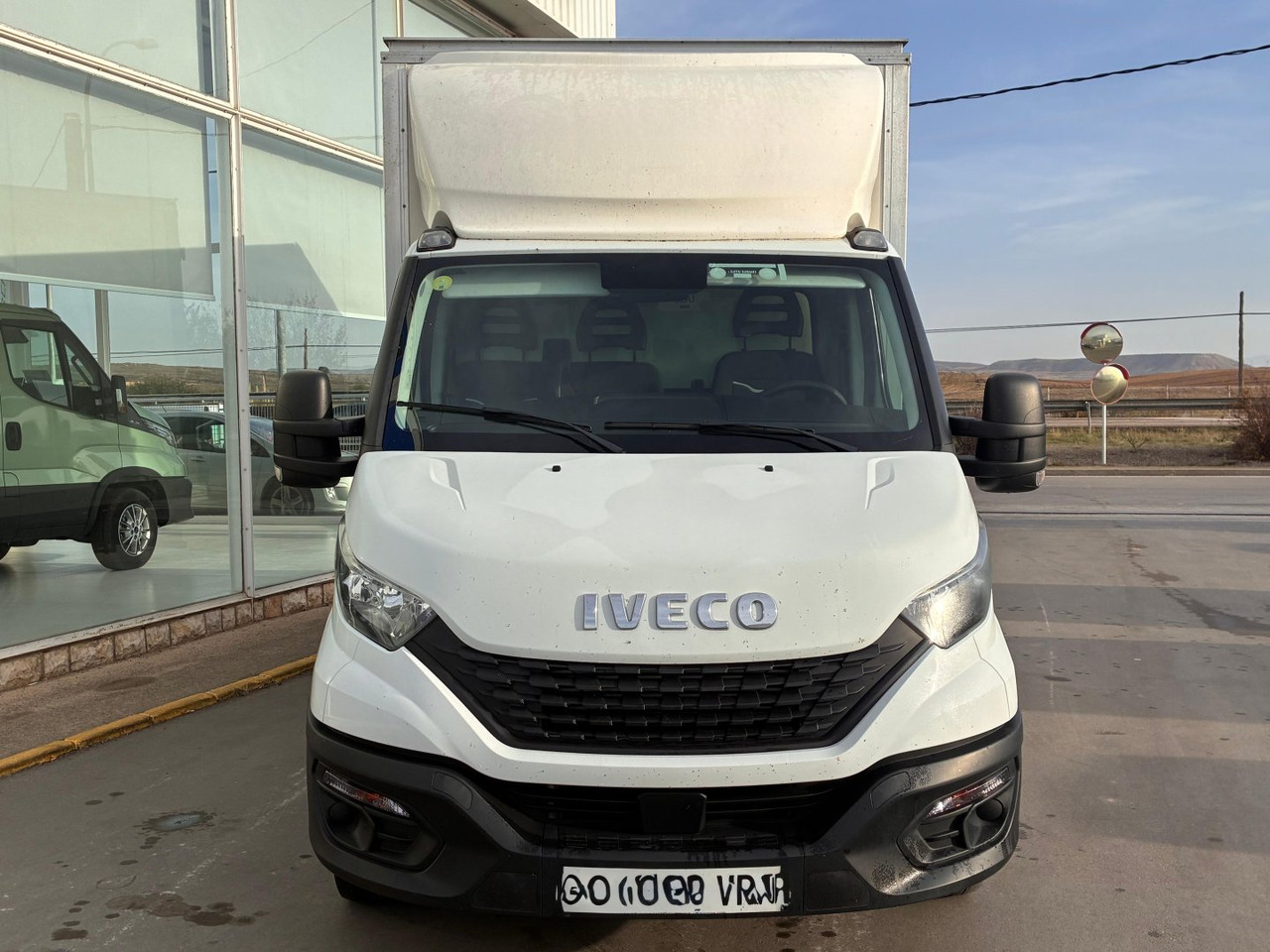 Caja cerrada IVECO 35C16 3.0 20m3 con puertas traseras - Tarbesõiduk furgoon: pilt 2 Caja cerrada IVECO 35C16 3.0 20m3 con puertas traseras - Tarbesõiduk furgoon: pilt 2